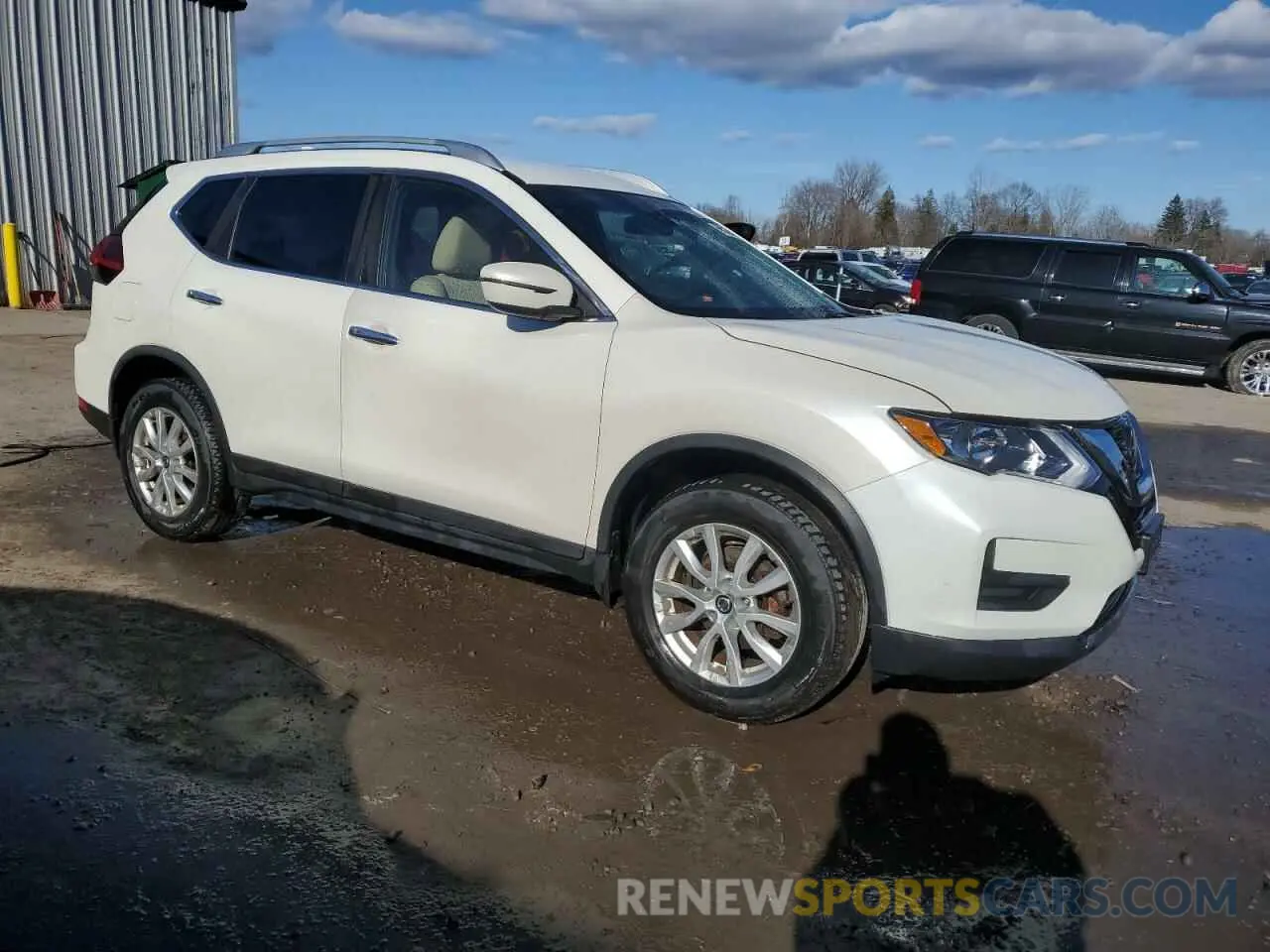 4 Photograph of a damaged car JN8AT2MV3LW110558 NISSAN ROGUE 2020