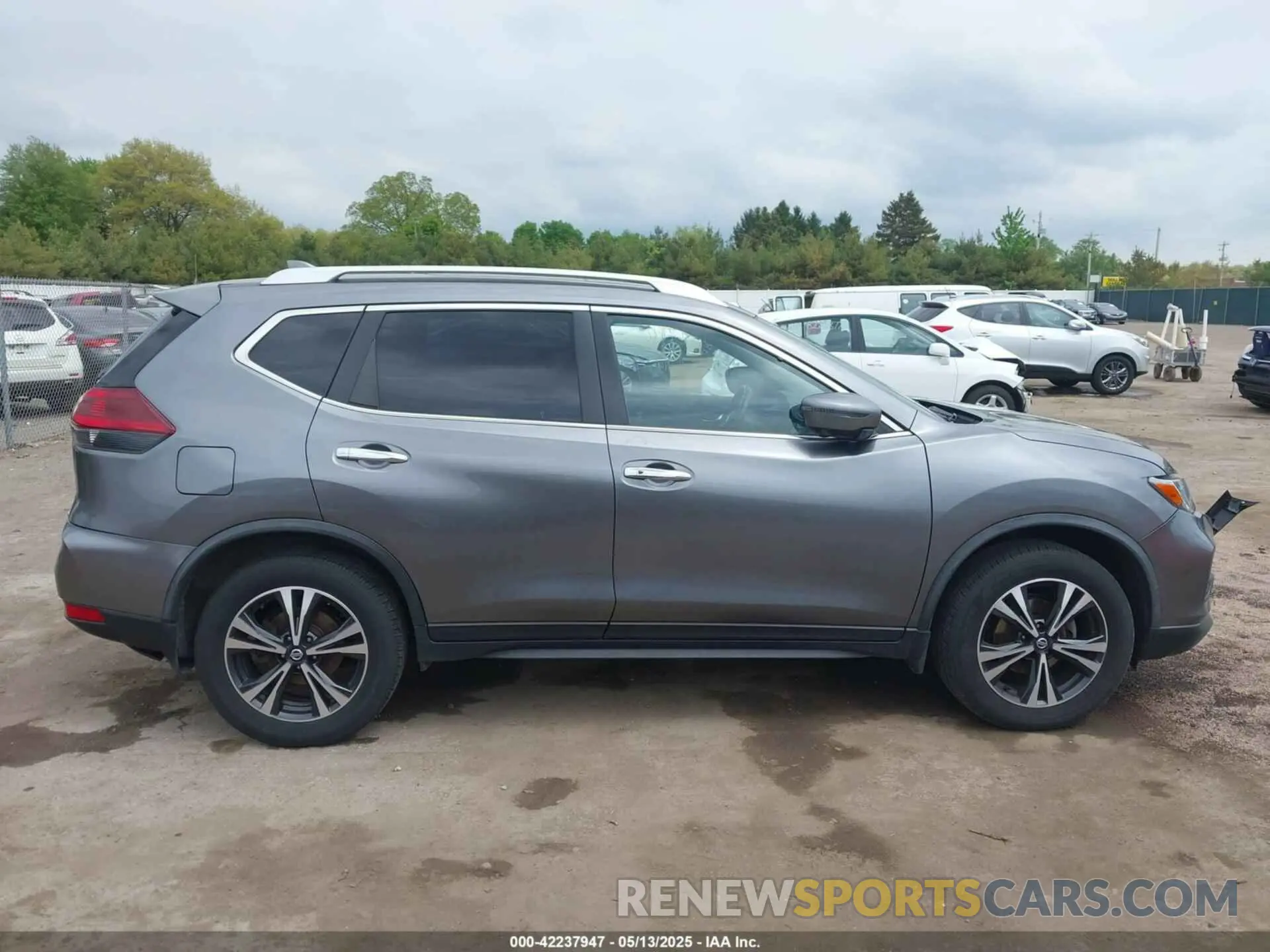 14 Photograph of a damaged car JN8AT2MV3LW118983 NISSAN ROGUE 2020