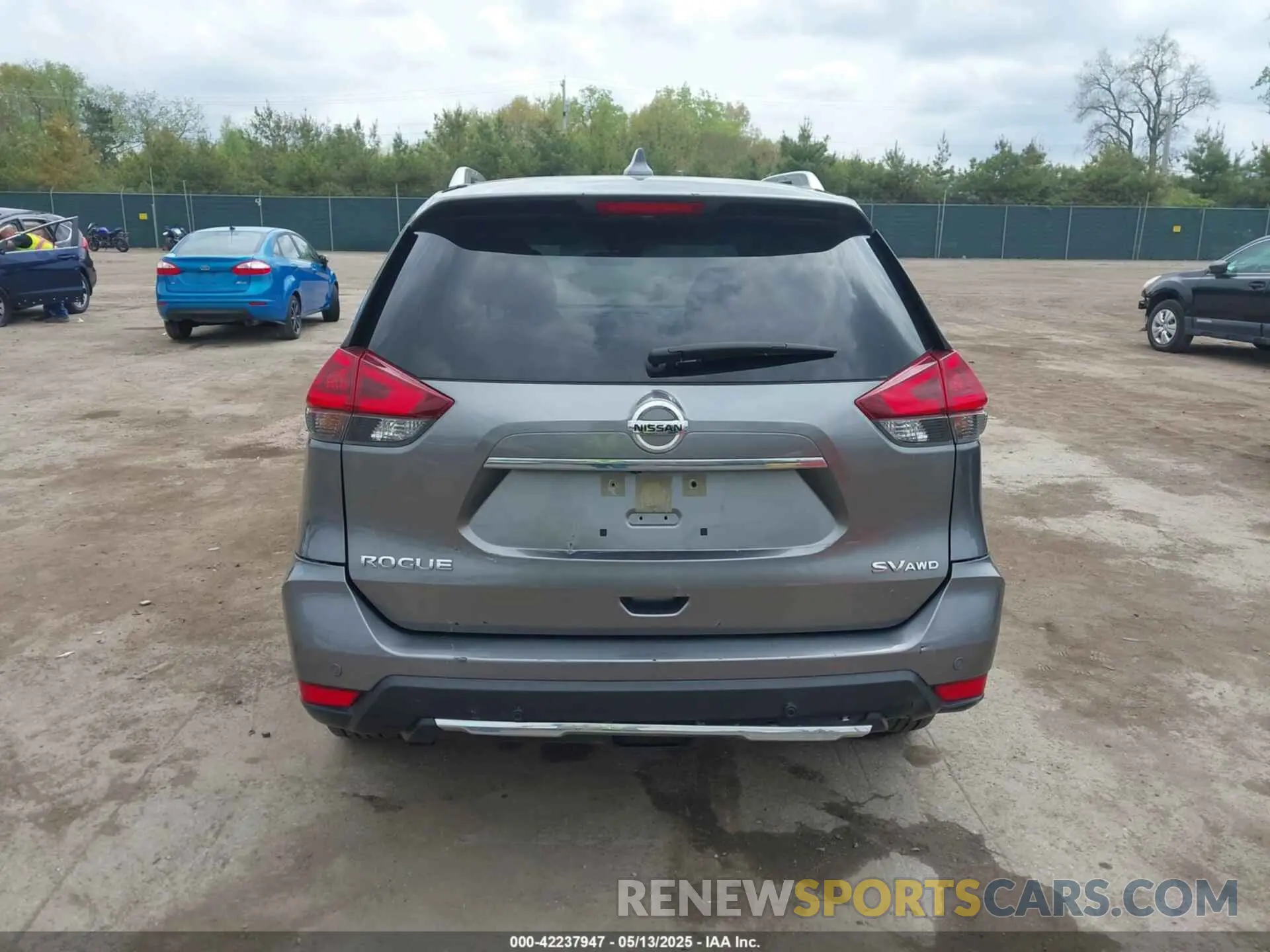 17 Photograph of a damaged car JN8AT2MV3LW118983 NISSAN ROGUE 2020
