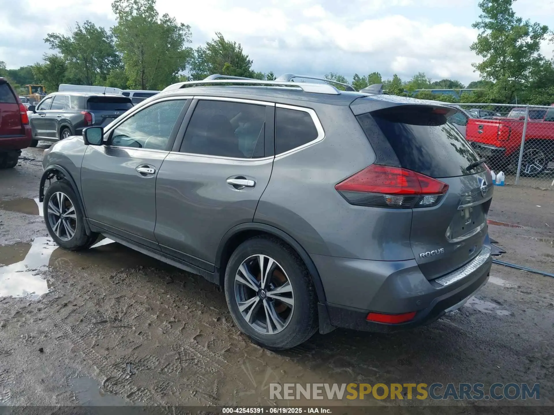 3 Photograph of a damaged car JN8AT2MV4LW102226 NISSAN ROGUE 2020
