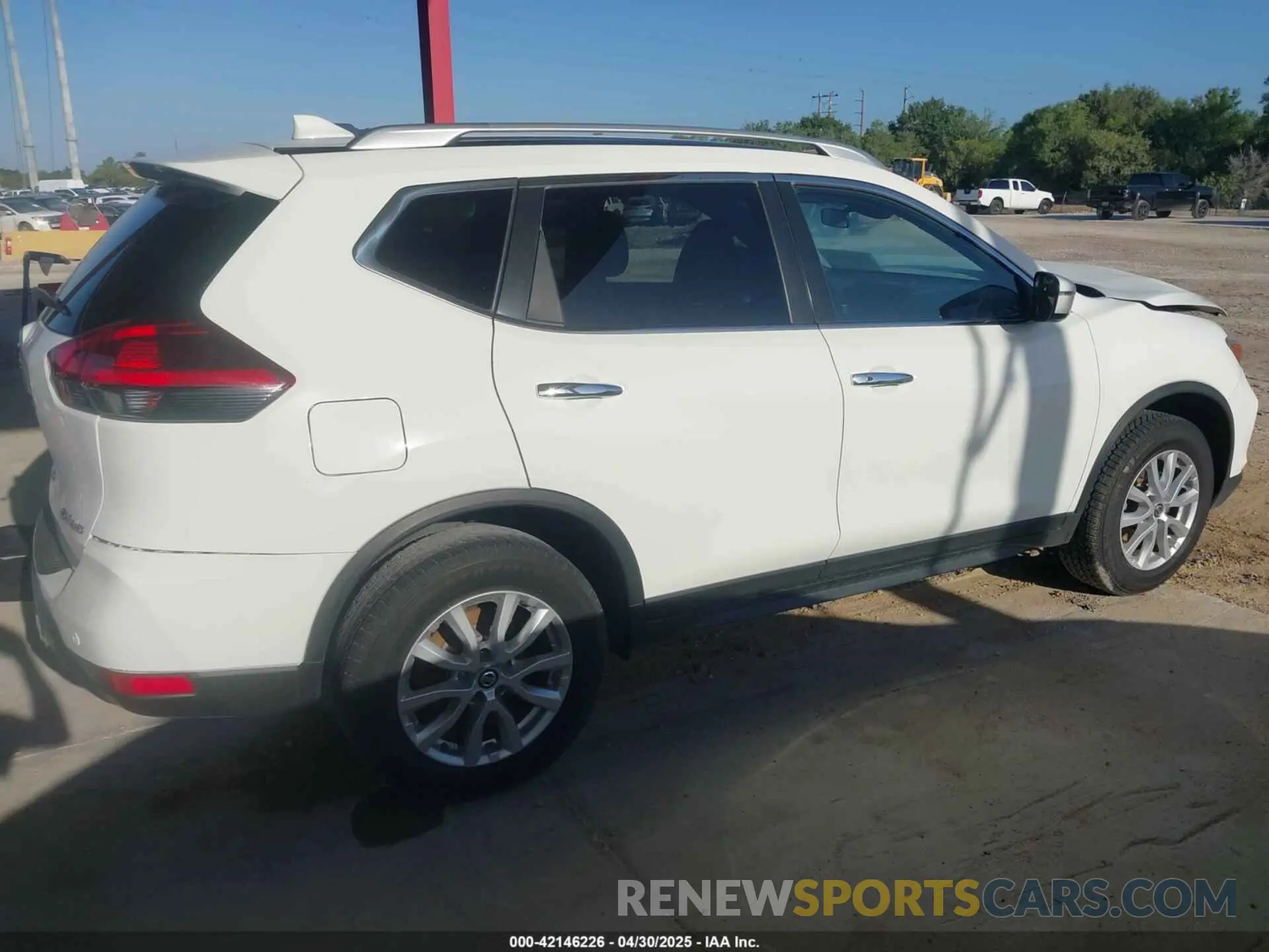 13 Photograph of a damaged car JN8AT2MV4LW112285 NISSAN ROGUE 2020