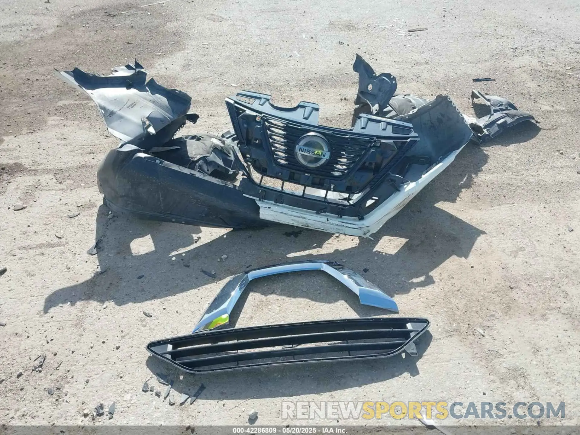 12 Photograph of a damaged car JN8AT2MV4LW132438 NISSAN ROGUE 2020