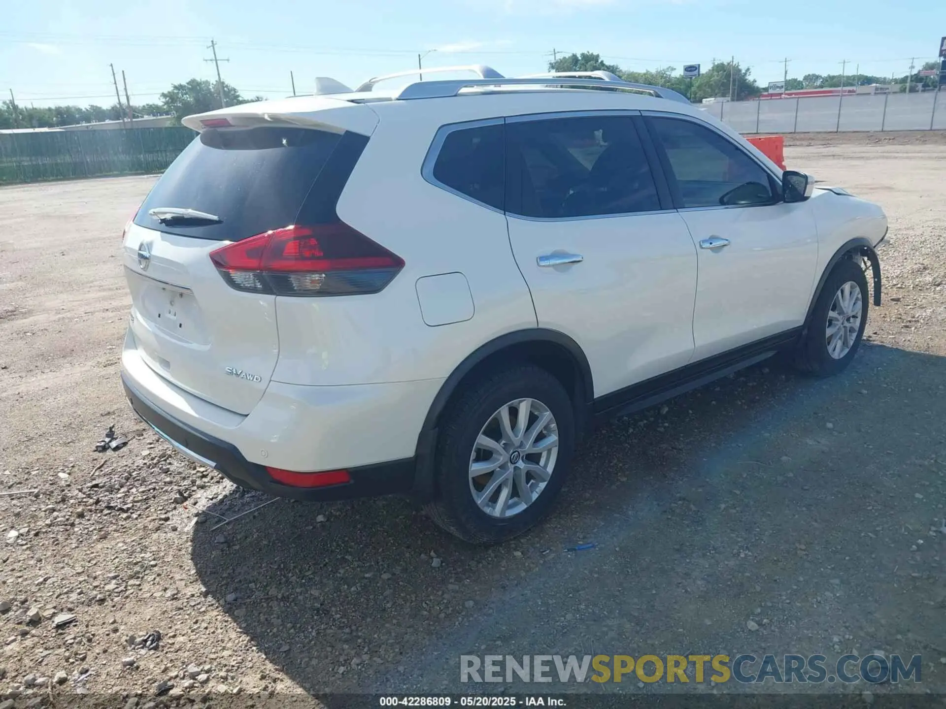 4 Photograph of a damaged car JN8AT2MV4LW132438 NISSAN ROGUE 2020