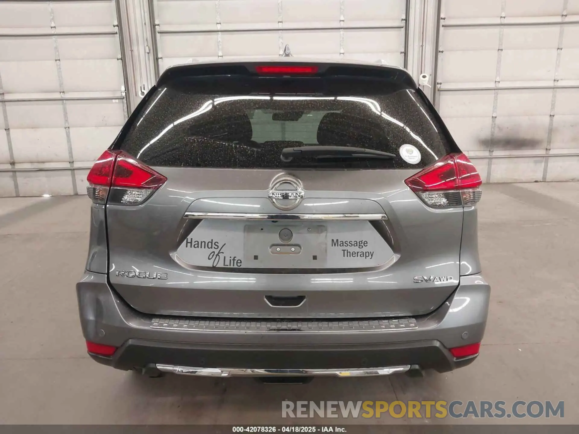 17 Photograph of a damaged car JN8AT2MV4LW134920 NISSAN ROGUE 2020