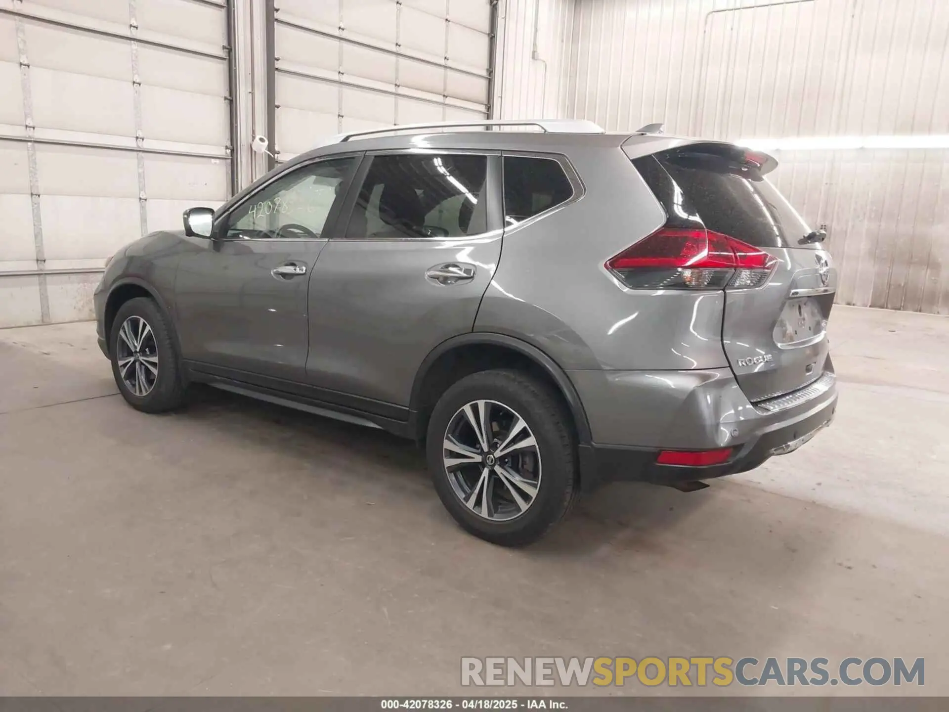 3 Photograph of a damaged car JN8AT2MV4LW134920 NISSAN ROGUE 2020