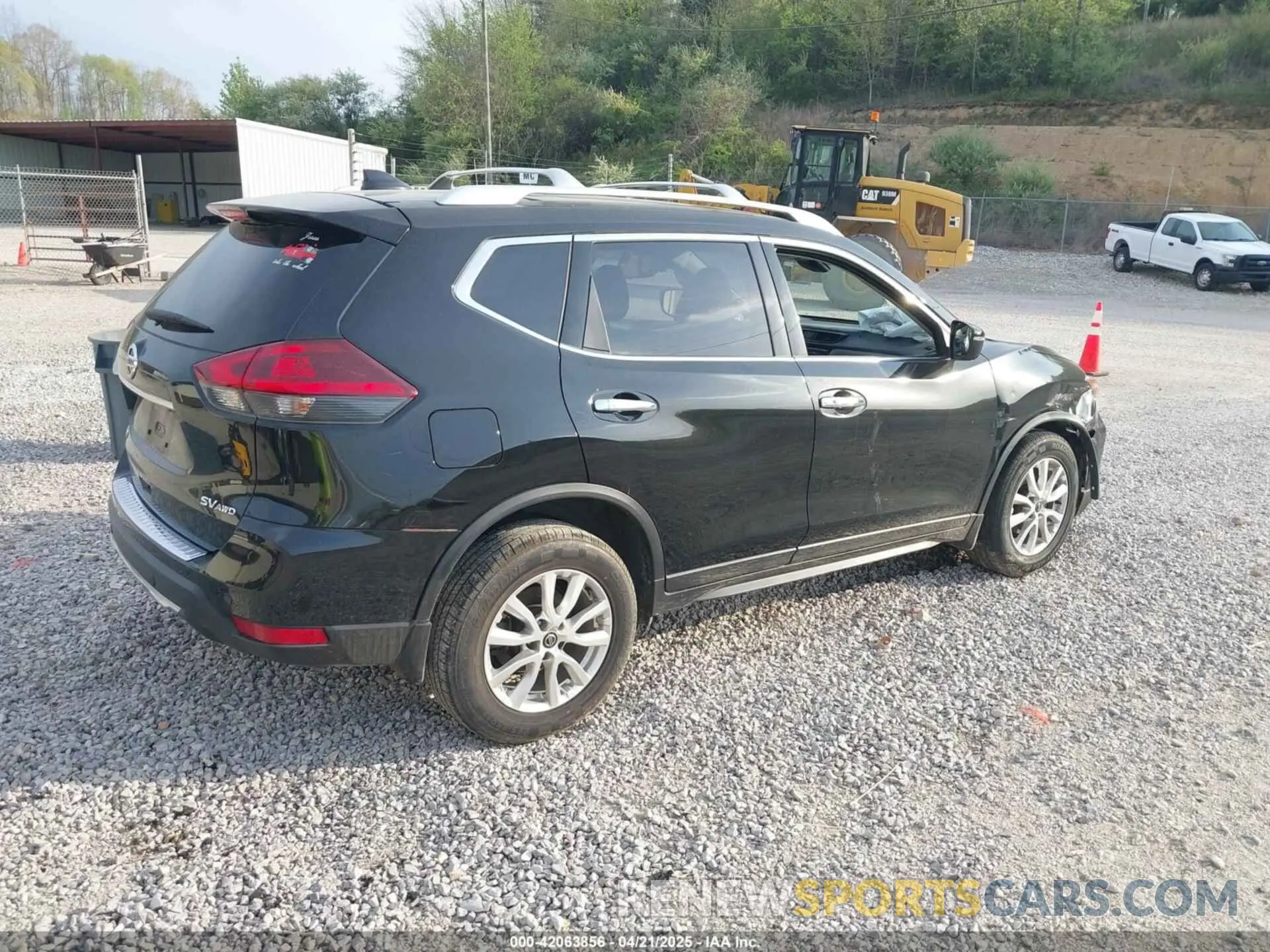 4 Photograph of a damaged car JN8AT2MV4LW136313 NISSAN ROGUE 2020