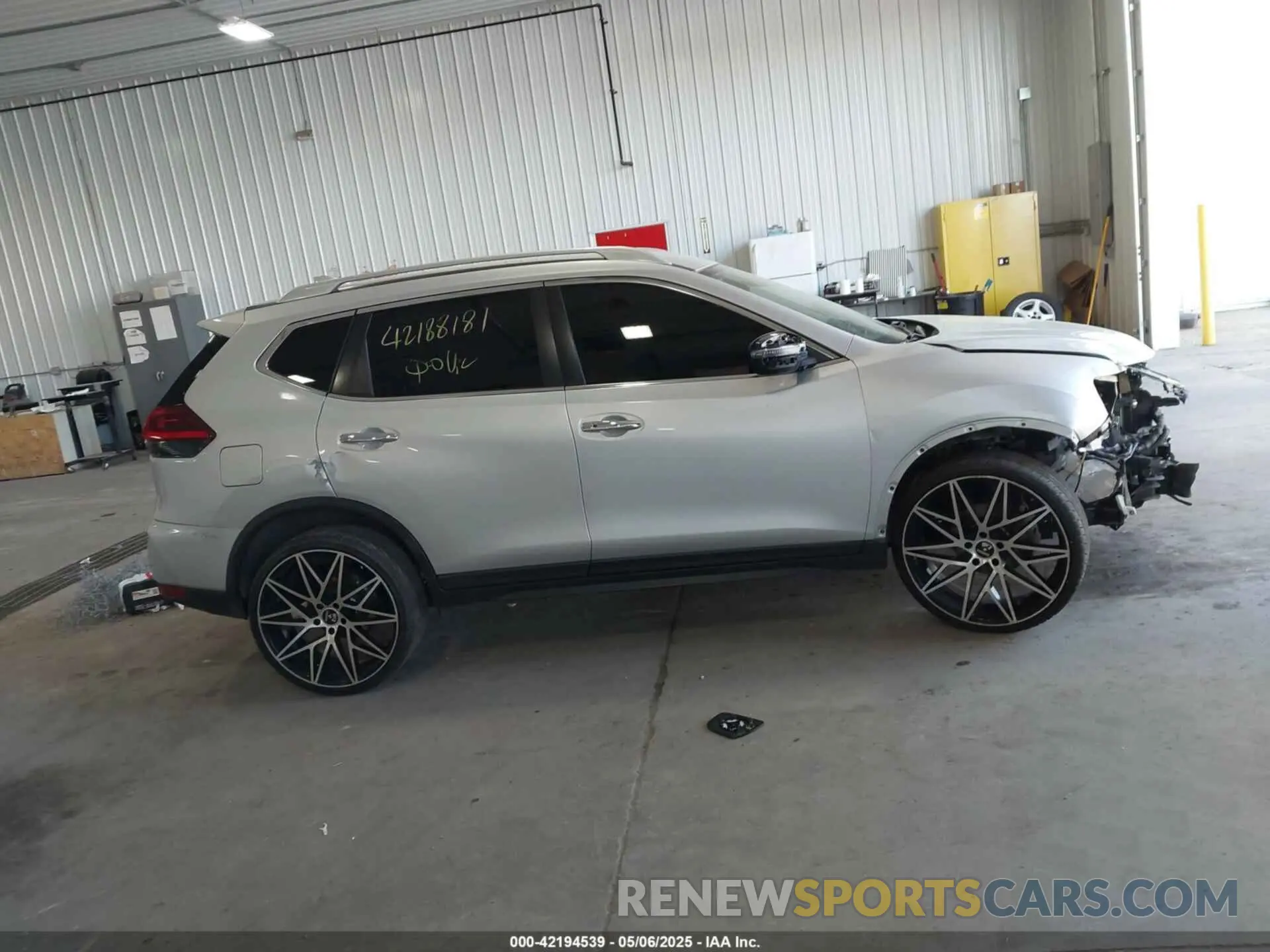 13 Photograph of a damaged car JN8AT2MV4LW143679 NISSAN ROGUE 2020