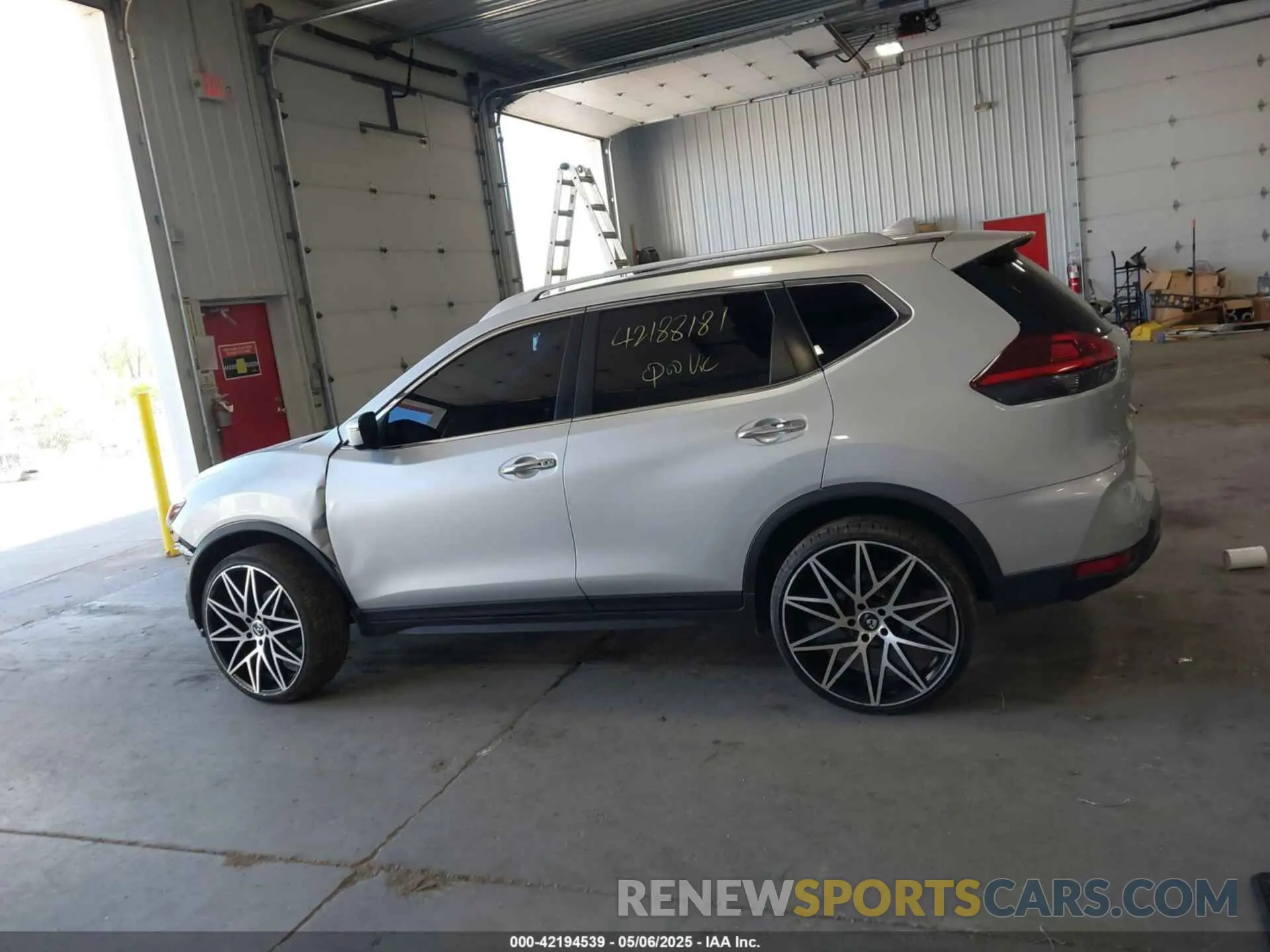 14 Photograph of a damaged car JN8AT2MV4LW143679 NISSAN ROGUE 2020