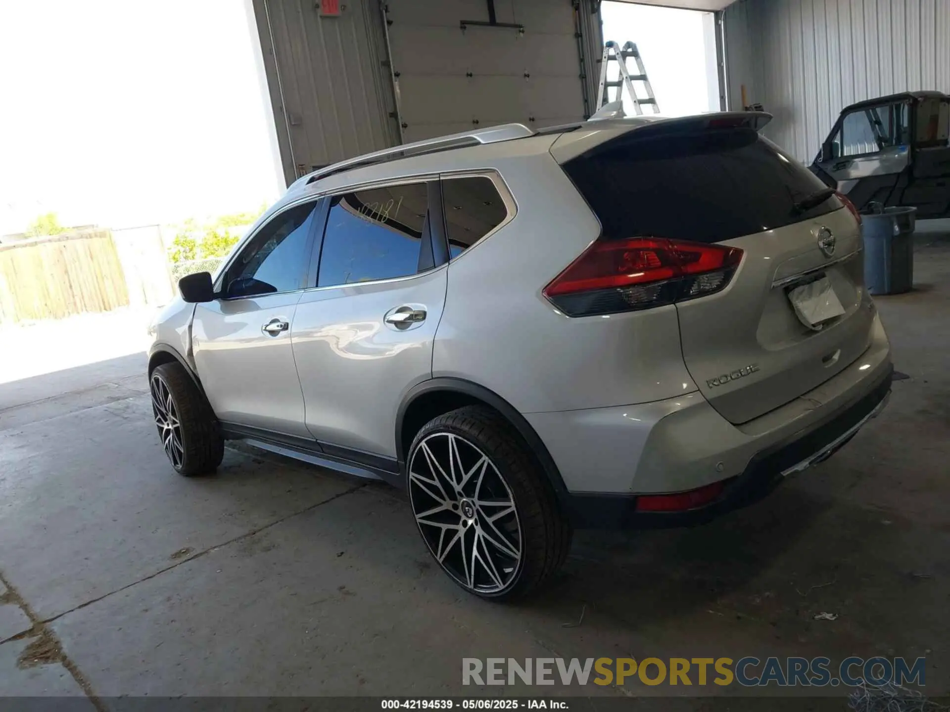 3 Photograph of a damaged car JN8AT2MV4LW143679 NISSAN ROGUE 2020
