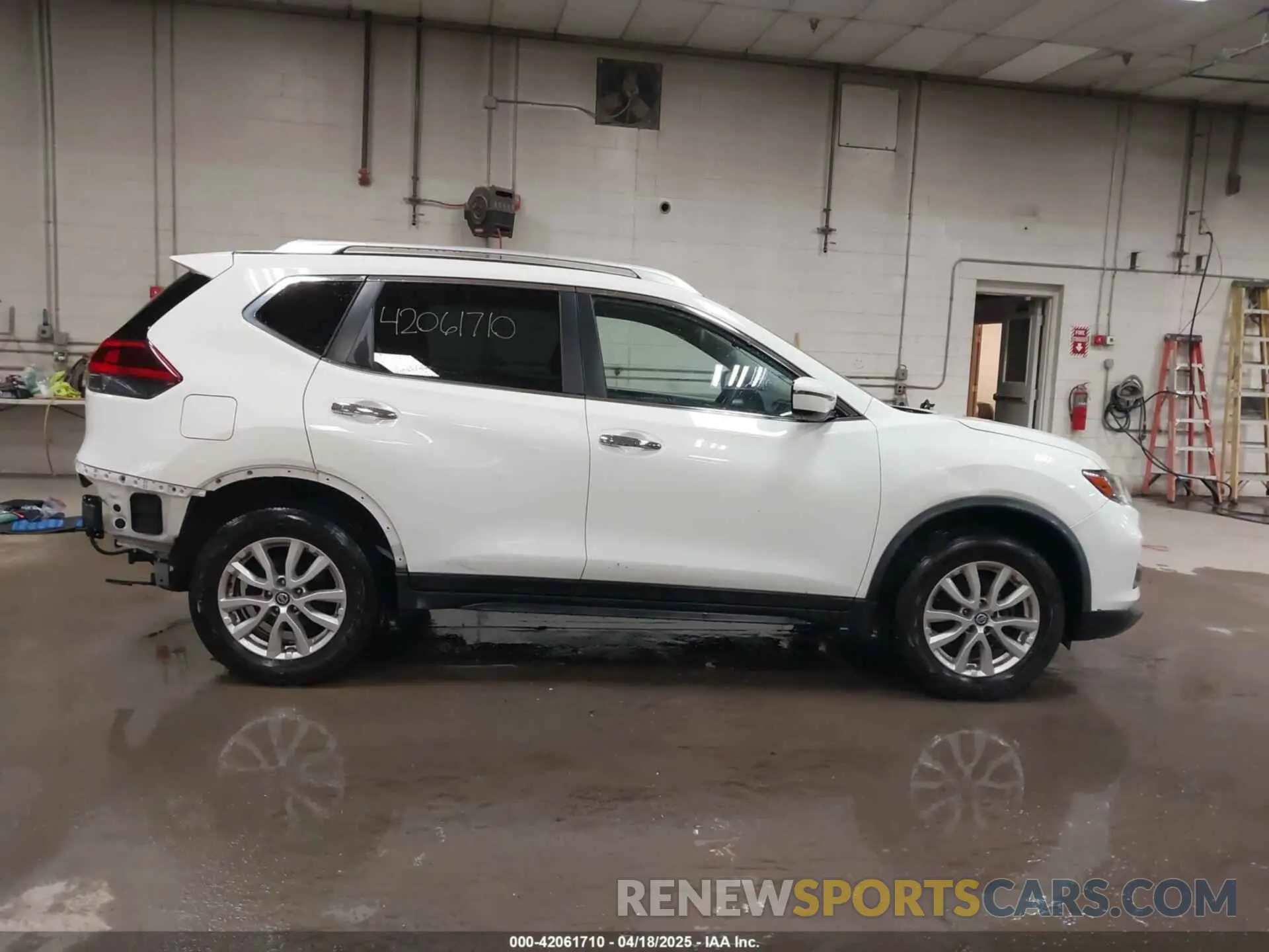 14 Photograph of a damaged car JN8AT2MV5LW103689 NISSAN ROGUE 2020