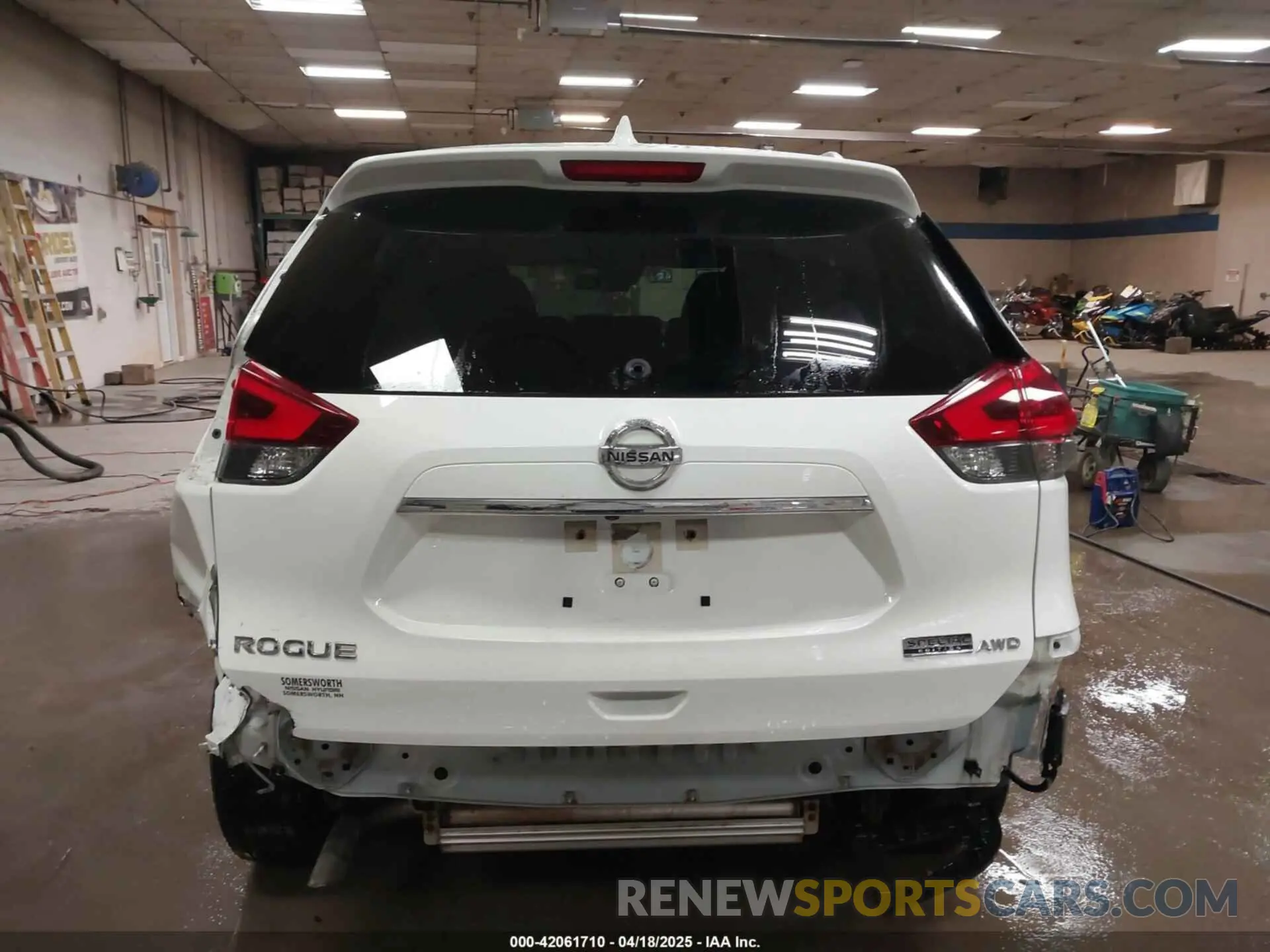 17 Photograph of a damaged car JN8AT2MV5LW103689 NISSAN ROGUE 2020
