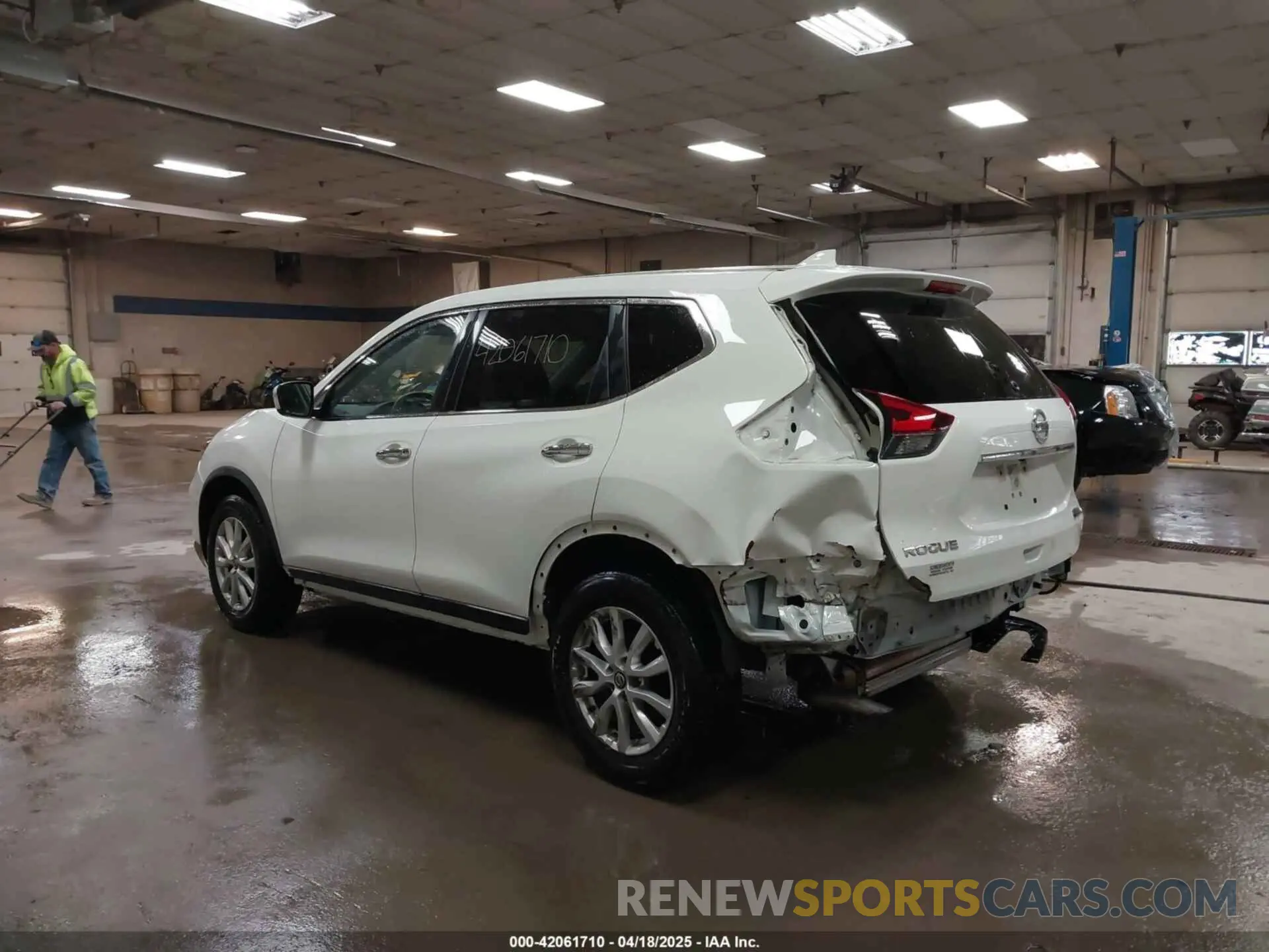 3 Photograph of a damaged car JN8AT2MV5LW103689 NISSAN ROGUE 2020