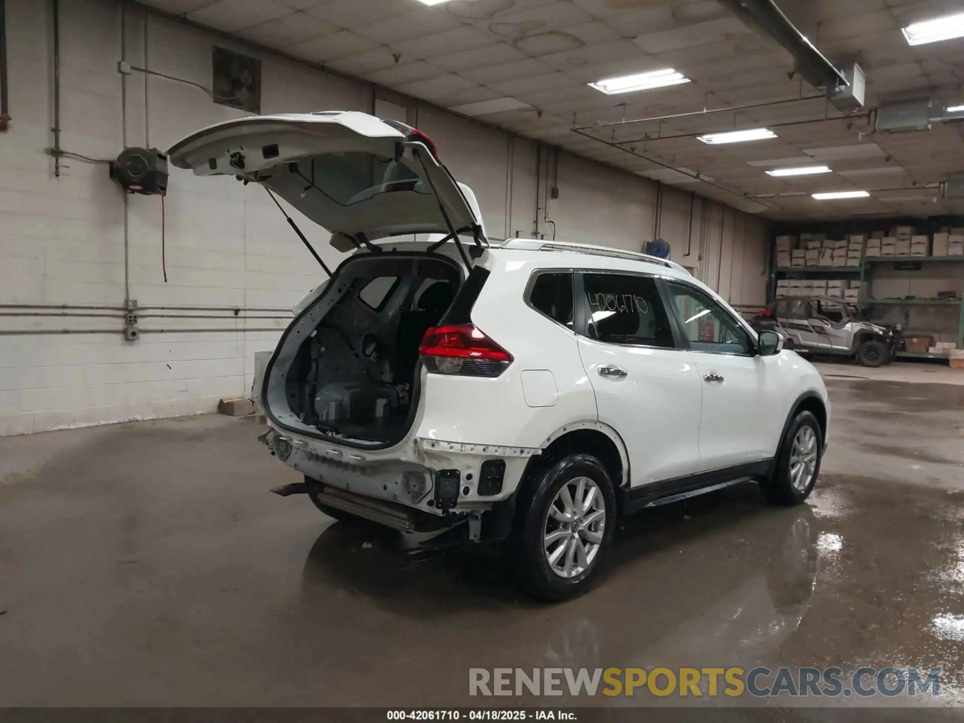 4 Photograph of a damaged car JN8AT2MV5LW103689 NISSAN ROGUE 2020