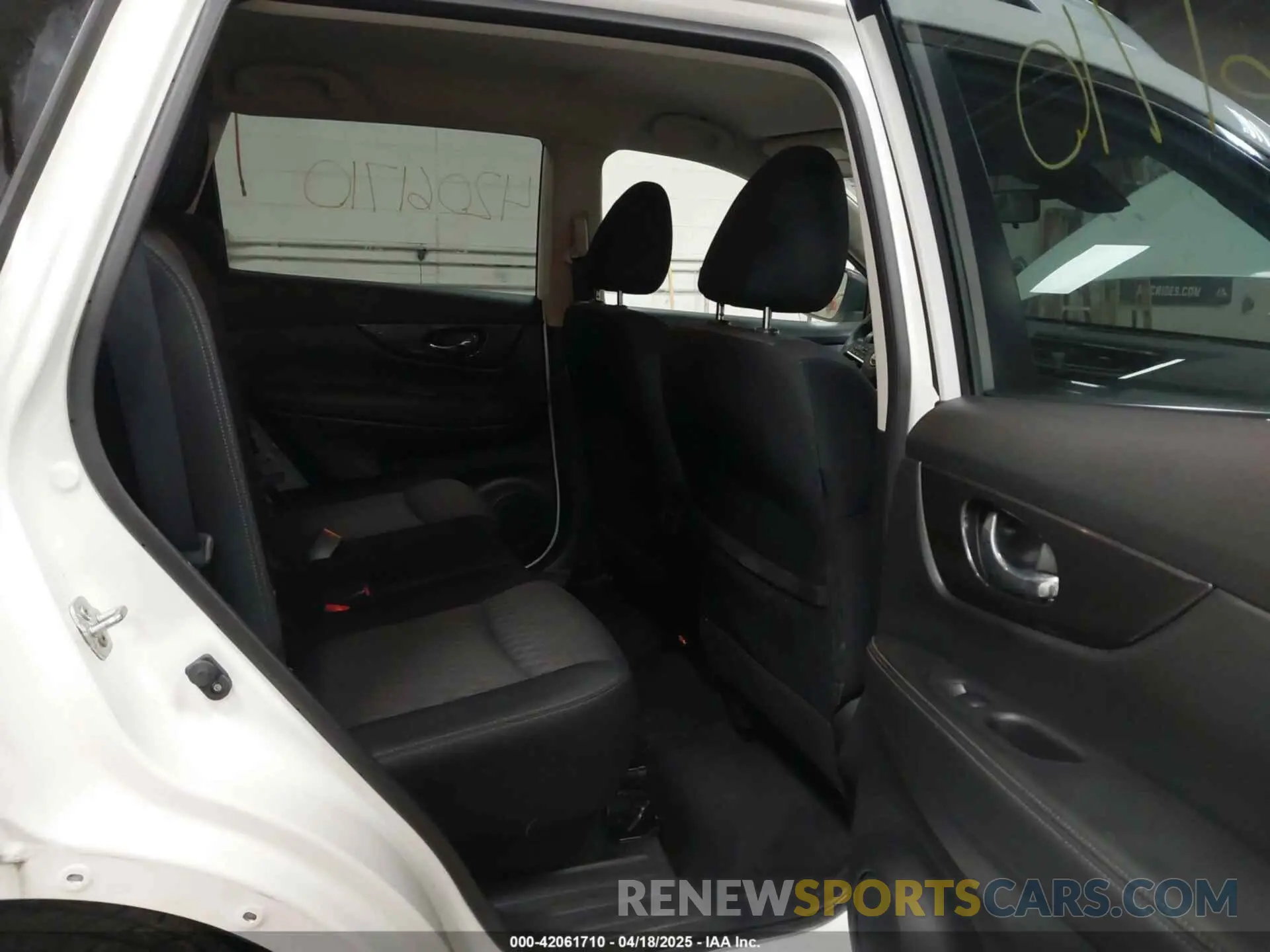 8 Photograph of a damaged car JN8AT2MV5LW103689 NISSAN ROGUE 2020