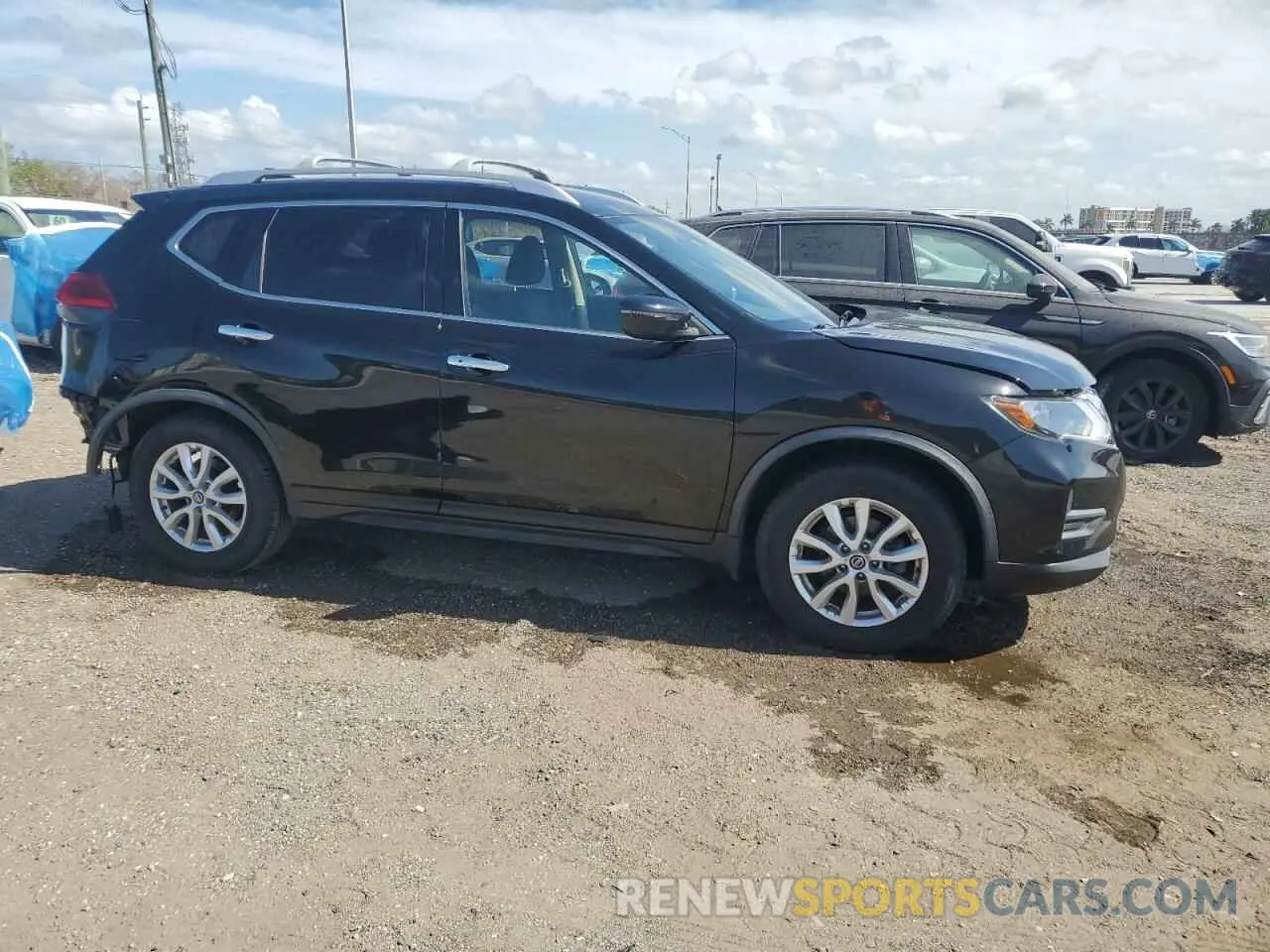 4 Photograph of a damaged car JN8AT2MV5LW133386 NISSAN ROGUE 2020