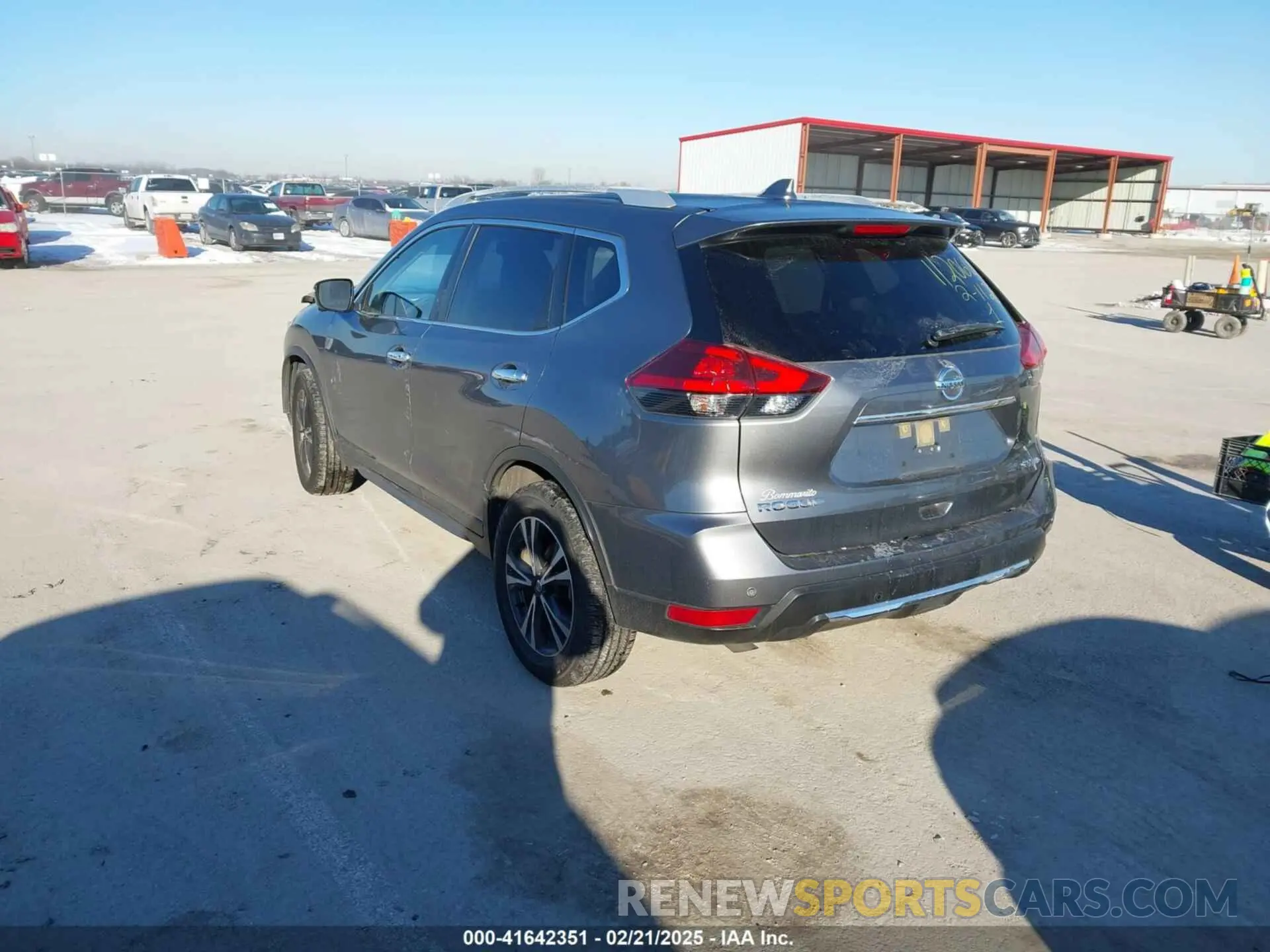 3 Photograph of a damaged car JN8AT2MV5LW144436 NISSAN ROGUE 2020