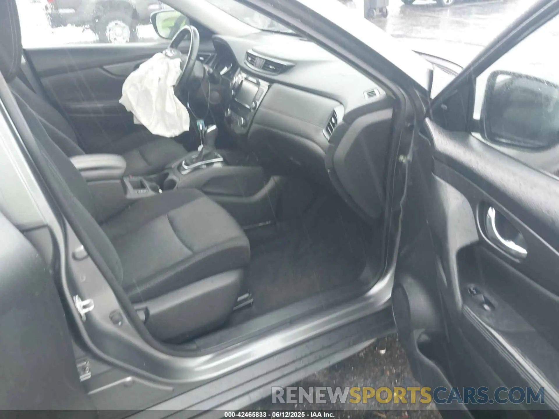 5 Photograph of a damaged car JN8AT2MV6LW108934 NISSAN ROGUE 2020