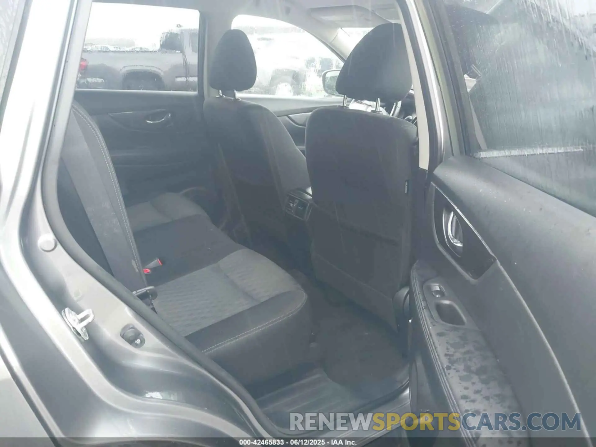 8 Photograph of a damaged car JN8AT2MV6LW108934 NISSAN ROGUE 2020