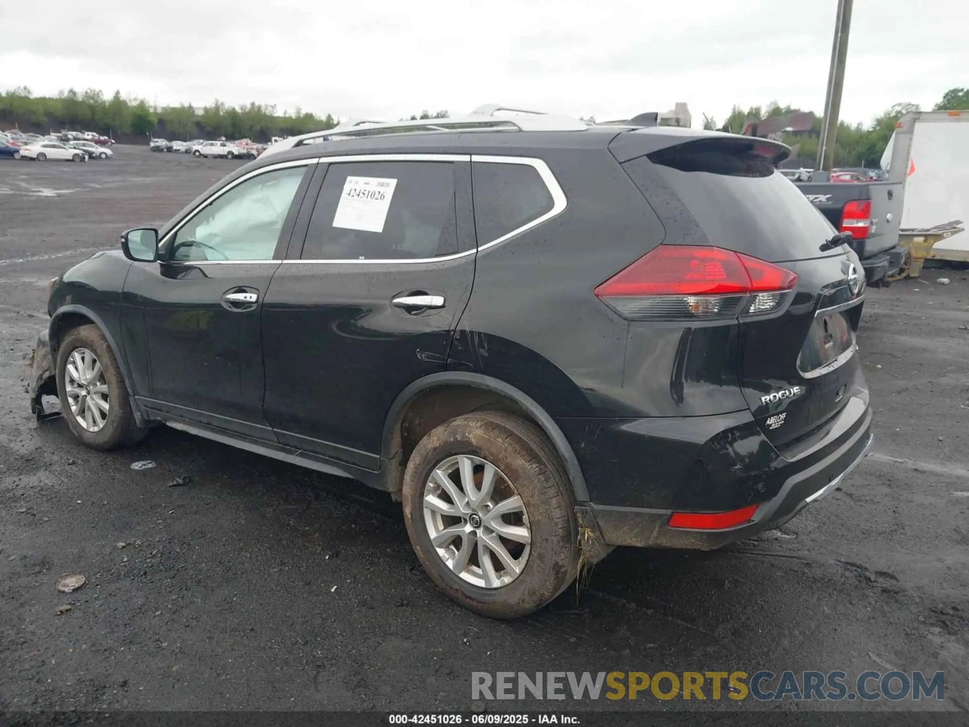 3 Photograph of a damaged car JN8AT2MV6LW133994 NISSAN ROGUE 2020