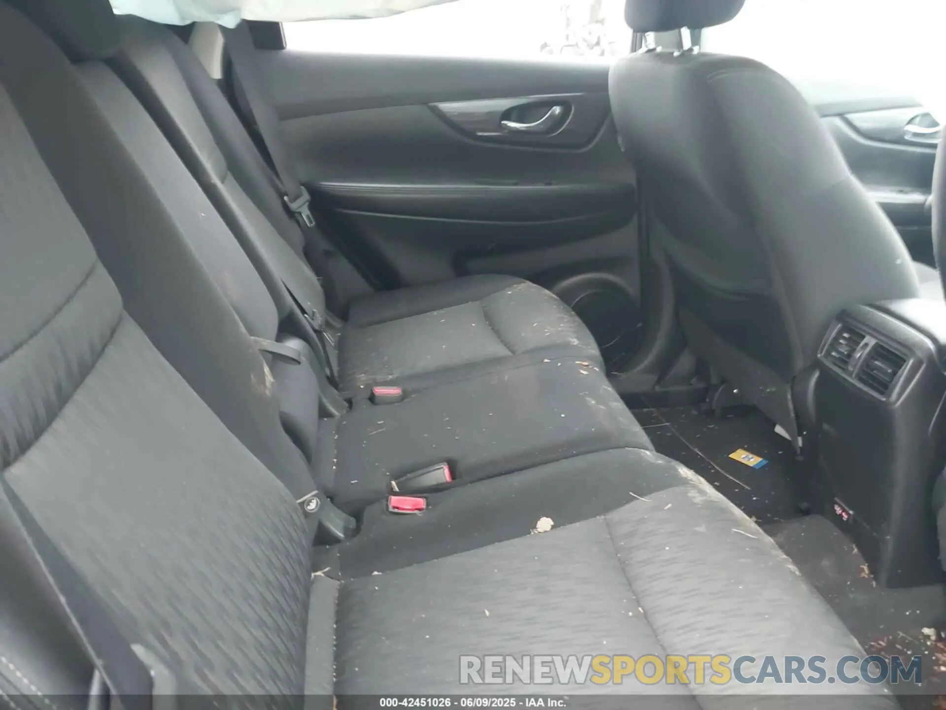 8 Photograph of a damaged car JN8AT2MV6LW133994 NISSAN ROGUE 2020