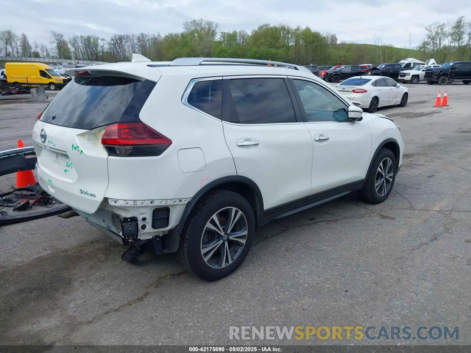 4 Photograph of a damaged car JN8AT2MV6LW138404 NISSAN ROGUE 2020
