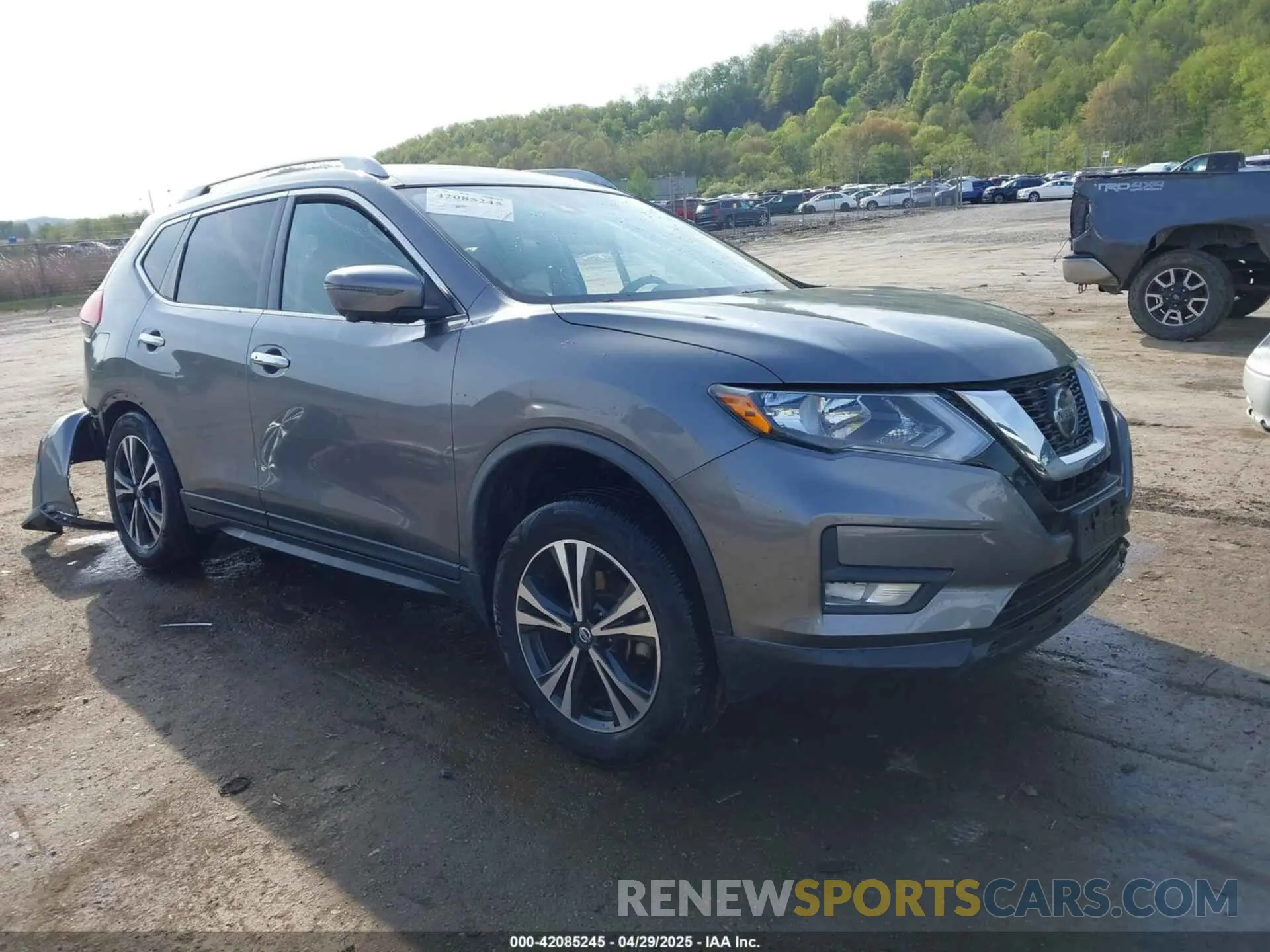 1 Photograph of a damaged car JN8AT2MV7LW116590 NISSAN ROGUE 2020