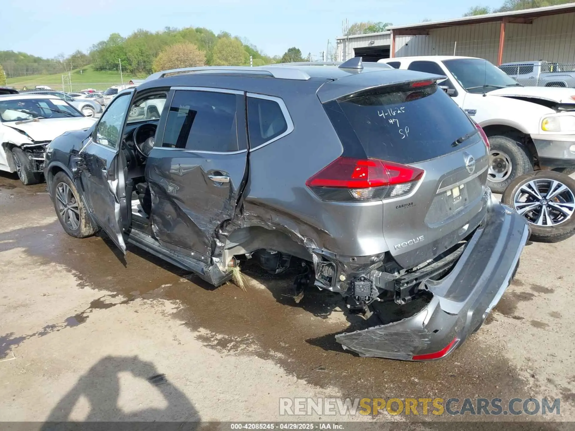 3 Photograph of a damaged car JN8AT2MV7LW116590 NISSAN ROGUE 2020