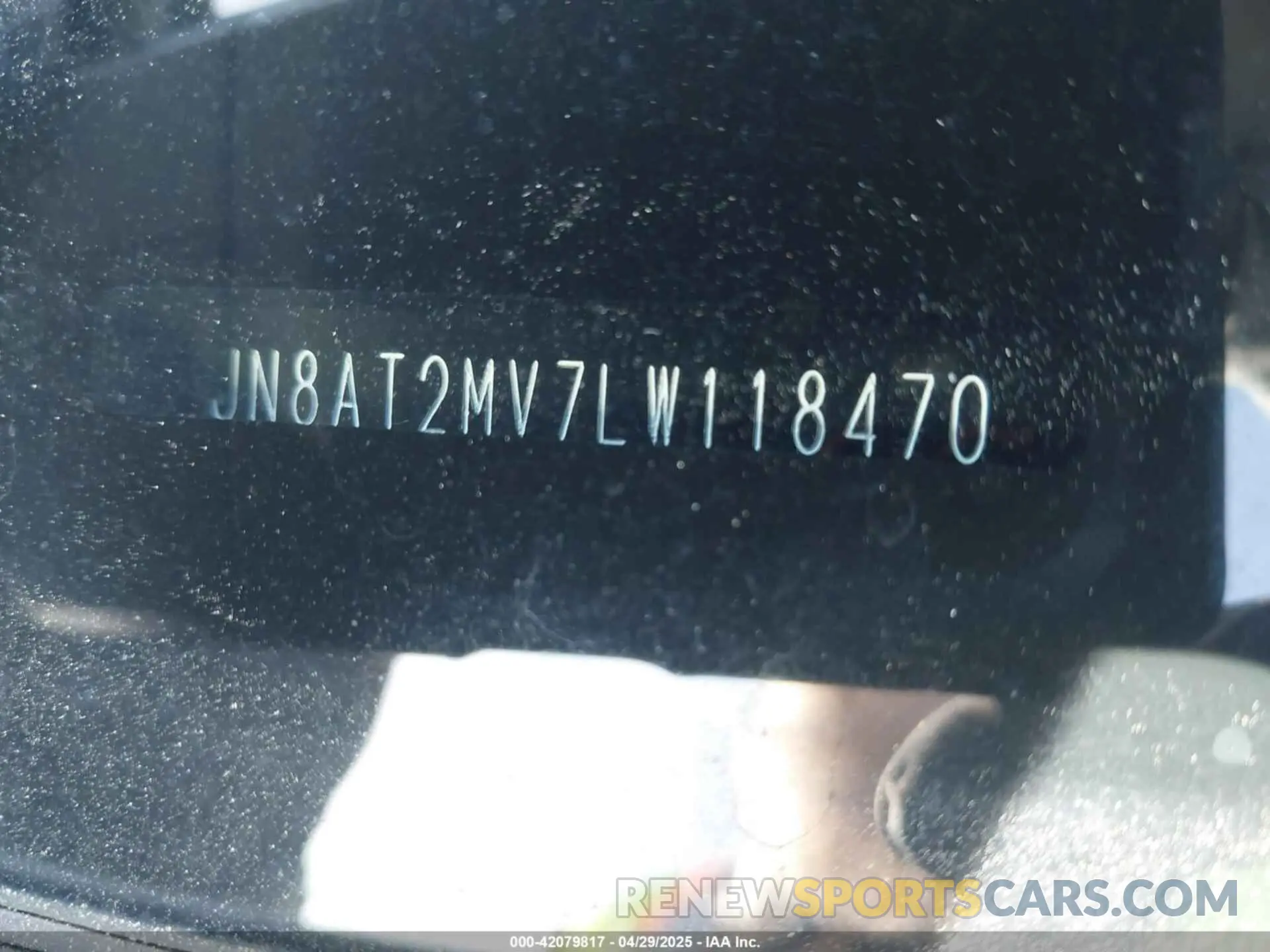 17 Photograph of a damaged car JN8AT2MV7LW118470 NISSAN ROGUE 2020
