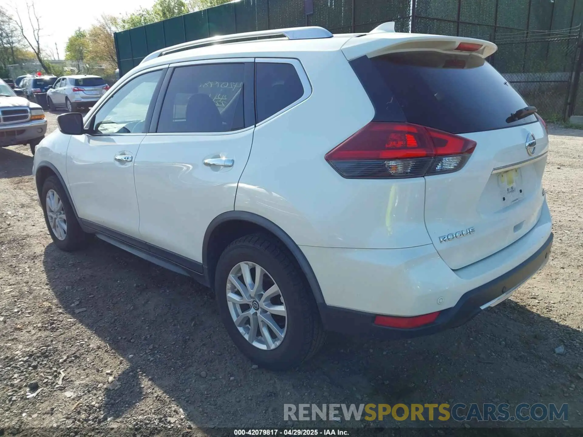 3 Photograph of a damaged car JN8AT2MV7LW118470 NISSAN ROGUE 2020