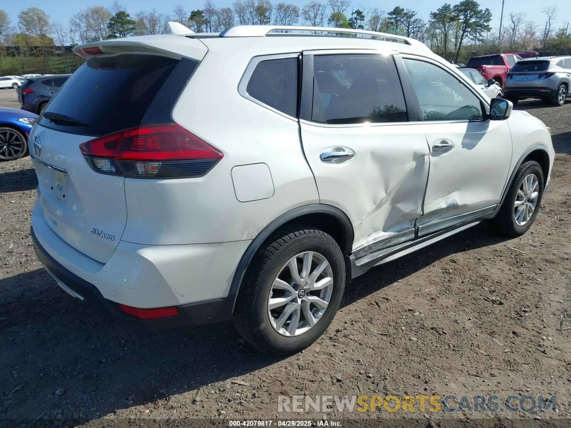 4 Photograph of a damaged car JN8AT2MV7LW118470 NISSAN ROGUE 2020