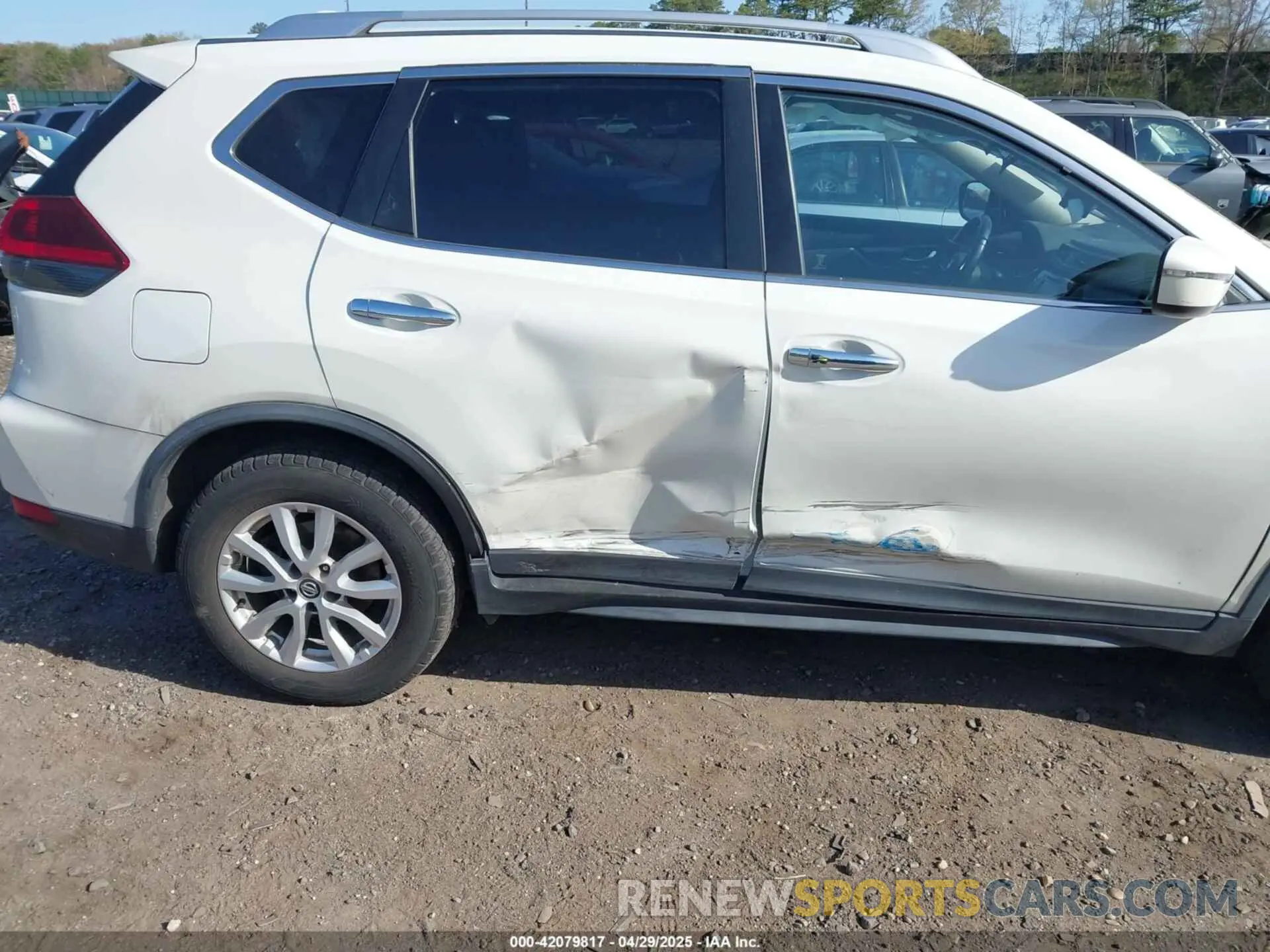 6 Photograph of a damaged car JN8AT2MV7LW118470 NISSAN ROGUE 2020