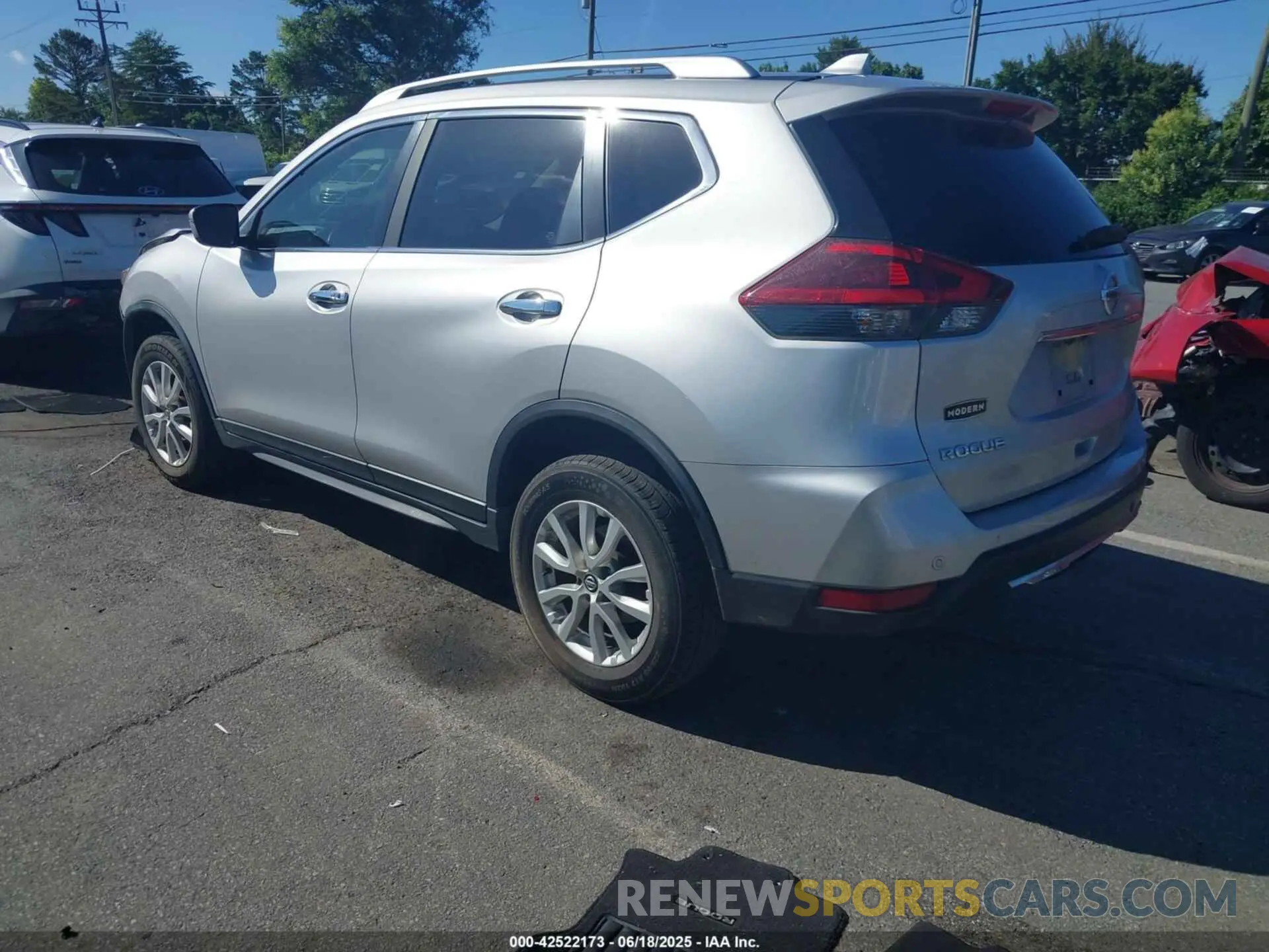 3 Photograph of a damaged car JN8AT2MV8LW104092 NISSAN ROGUE 2020