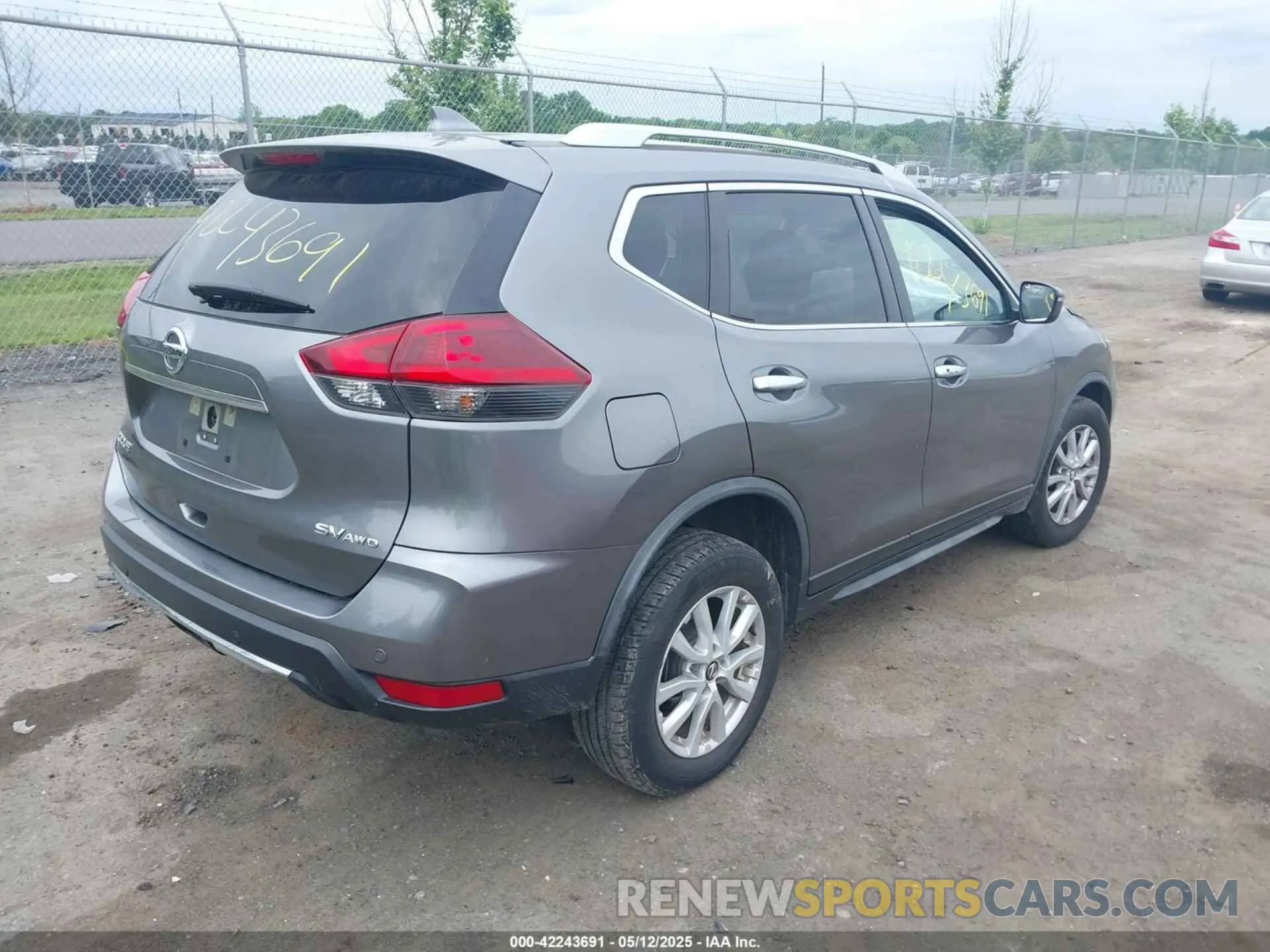 4 Photograph of a damaged car JN8AT2MV8LW109759 NISSAN ROGUE 2020