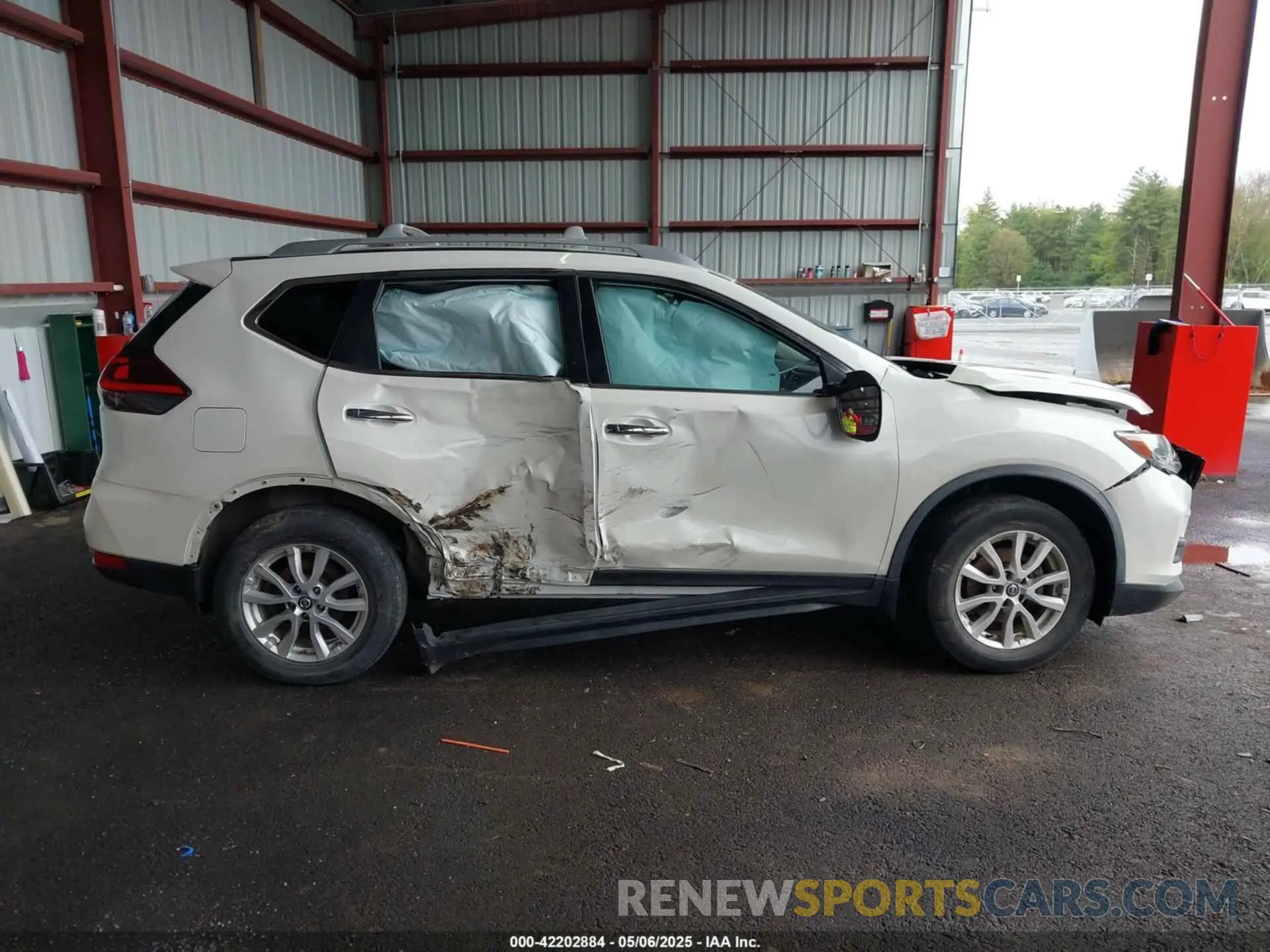 13 Photograph of a damaged car JN8AT2MV8LW119000 NISSAN ROGUE 2020