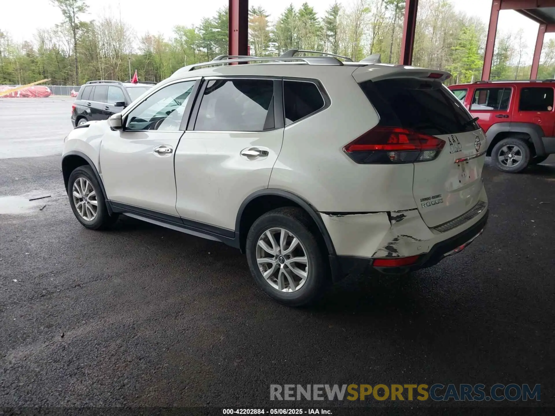 3 Photograph of a damaged car JN8AT2MV8LW119000 NISSAN ROGUE 2020