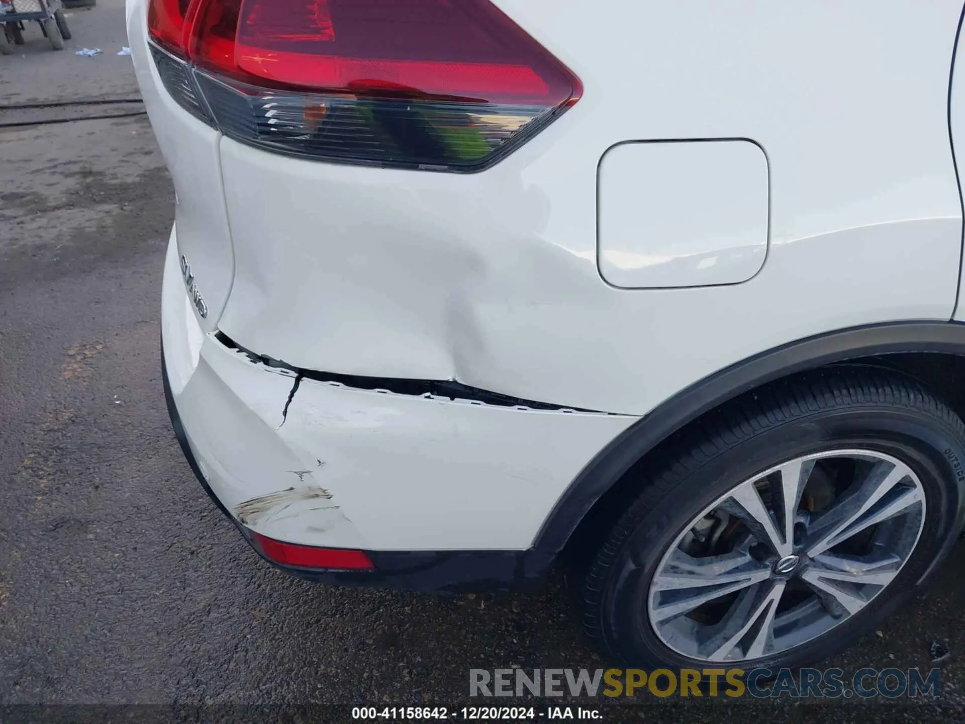 18 Photograph of a damaged car JN8AT2MV9LW138882 NISSAN ROGUE 2020