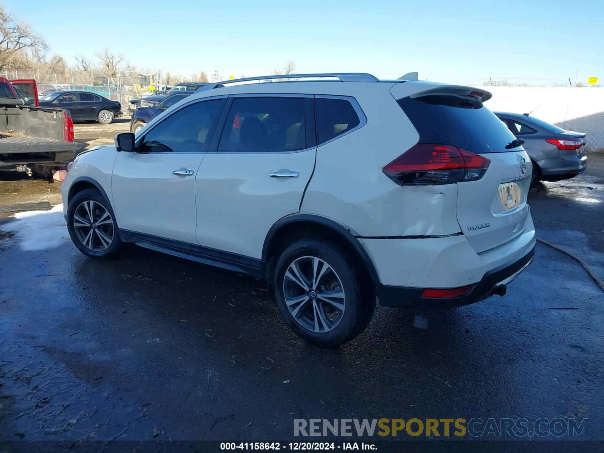 3 Photograph of a damaged car JN8AT2MV9LW138882 NISSAN ROGUE 2020