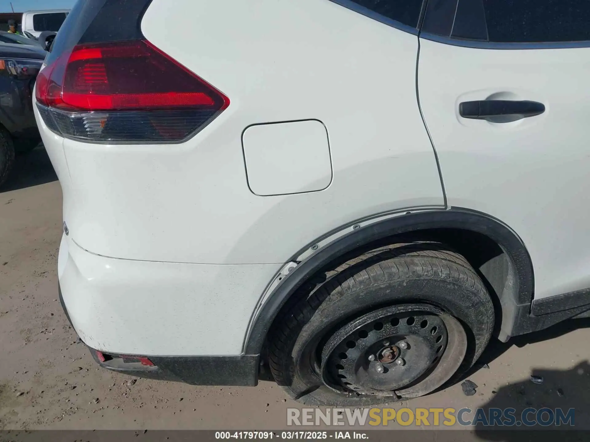 17 Photograph of a damaged car JN8AT2MV9LW139224 NISSAN ROGUE 2020