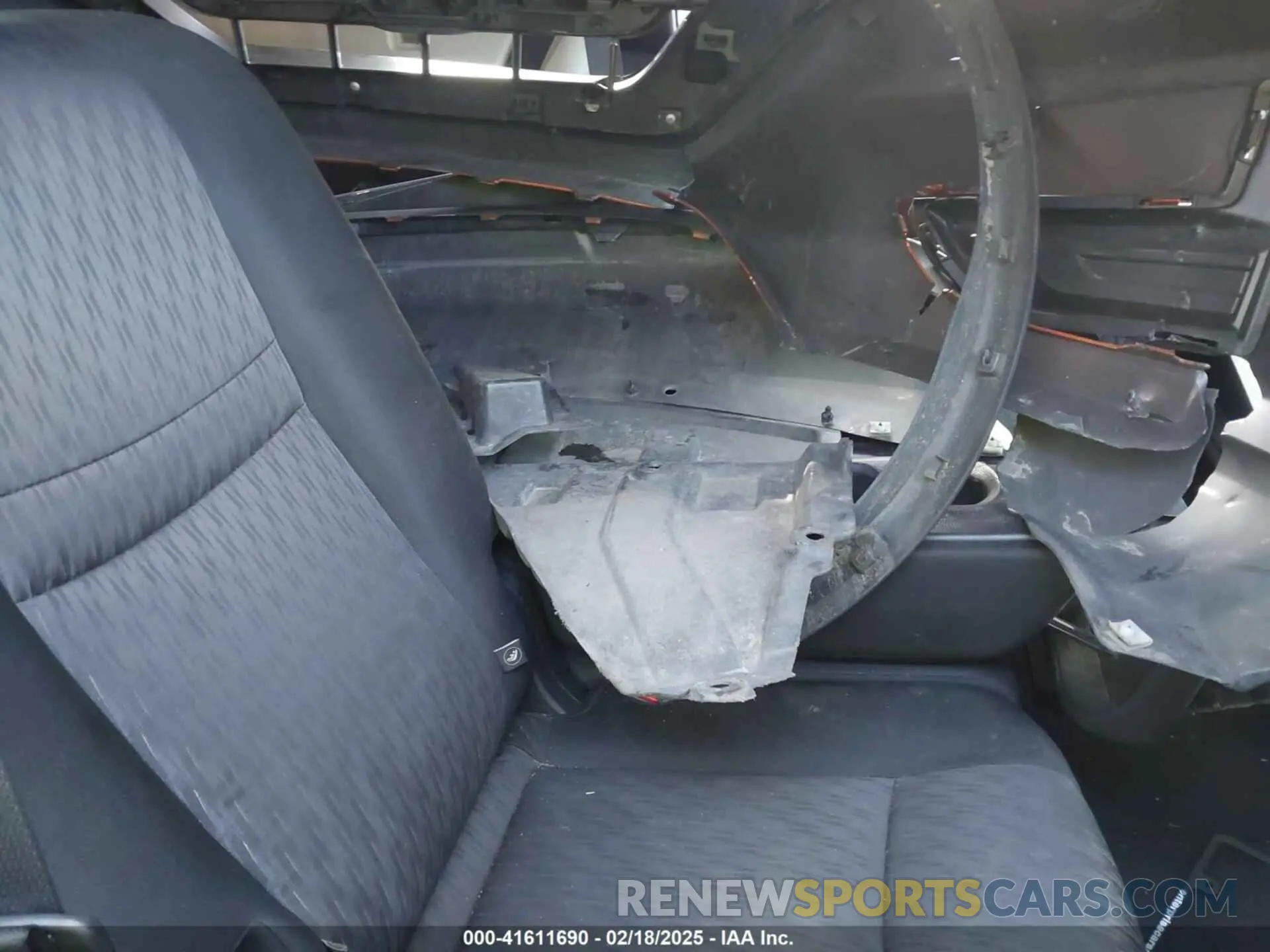 8 Photograph of a damaged car JN8AT2MVXLW111657 NISSAN ROGUE 2020