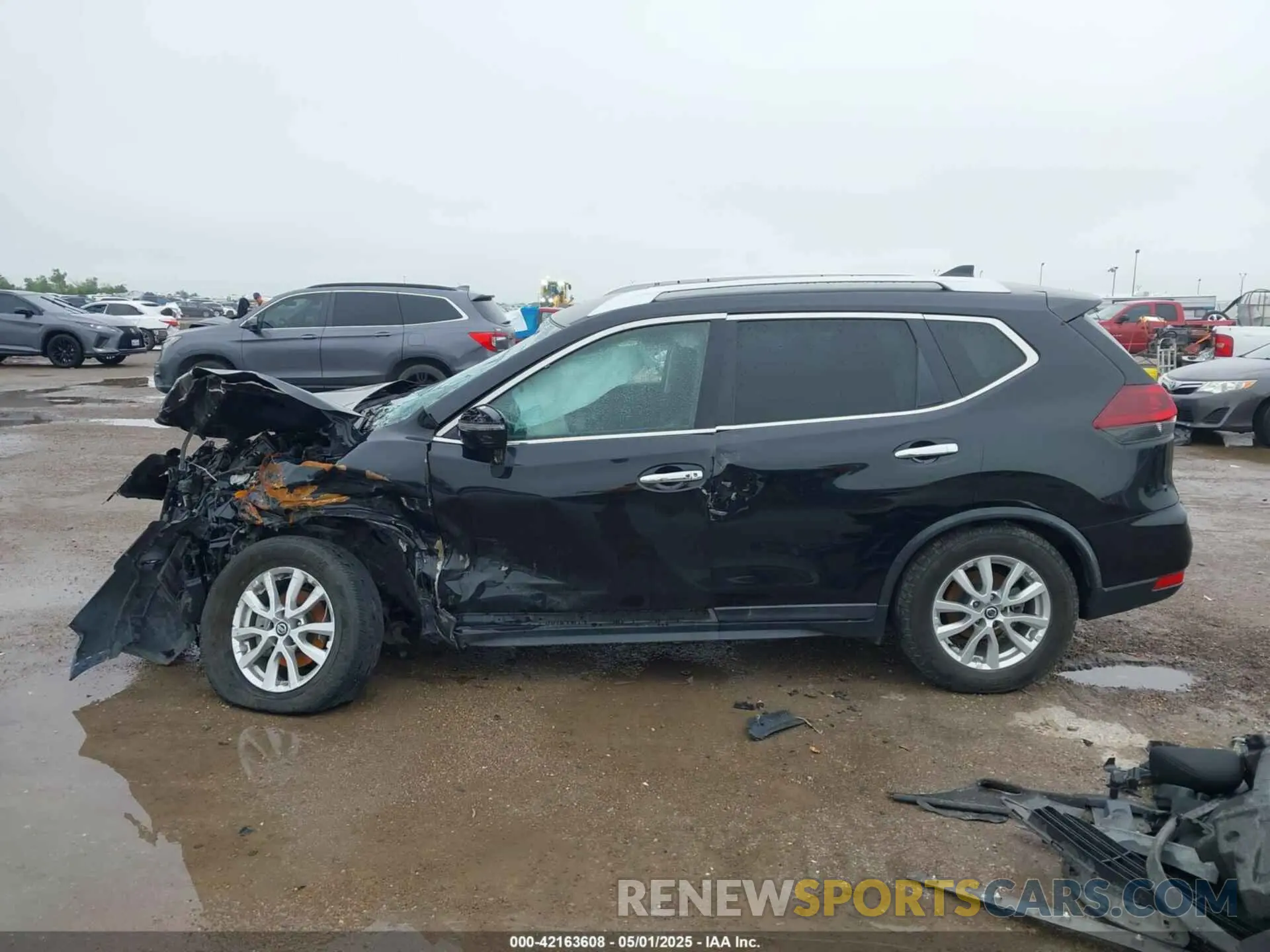 13 Photograph of a damaged car KNMAT2MT1LP527519 NISSAN ROGUE 2020