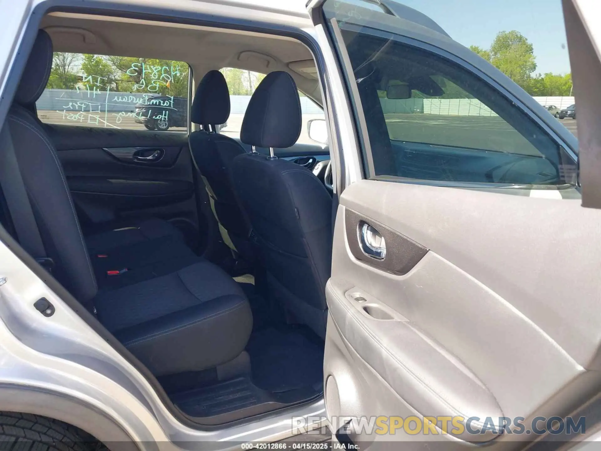 8 Photograph of a damaged car KNMAT2MT2LP504511 NISSAN ROGUE 2020