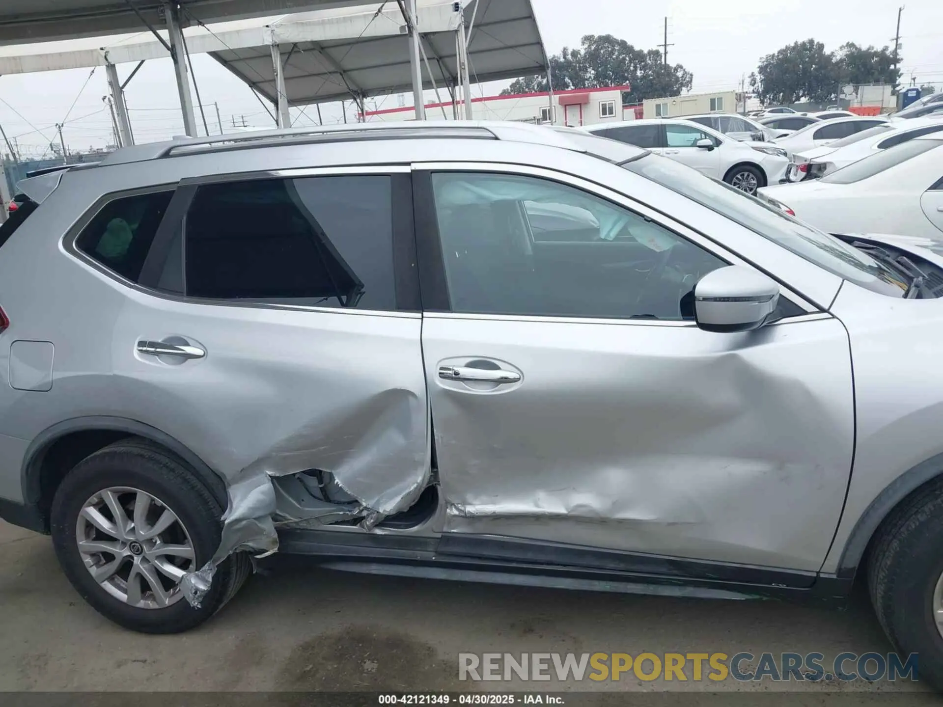 13 Photograph of a damaged car KNMAT2MT2LP518277 NISSAN ROGUE 2020