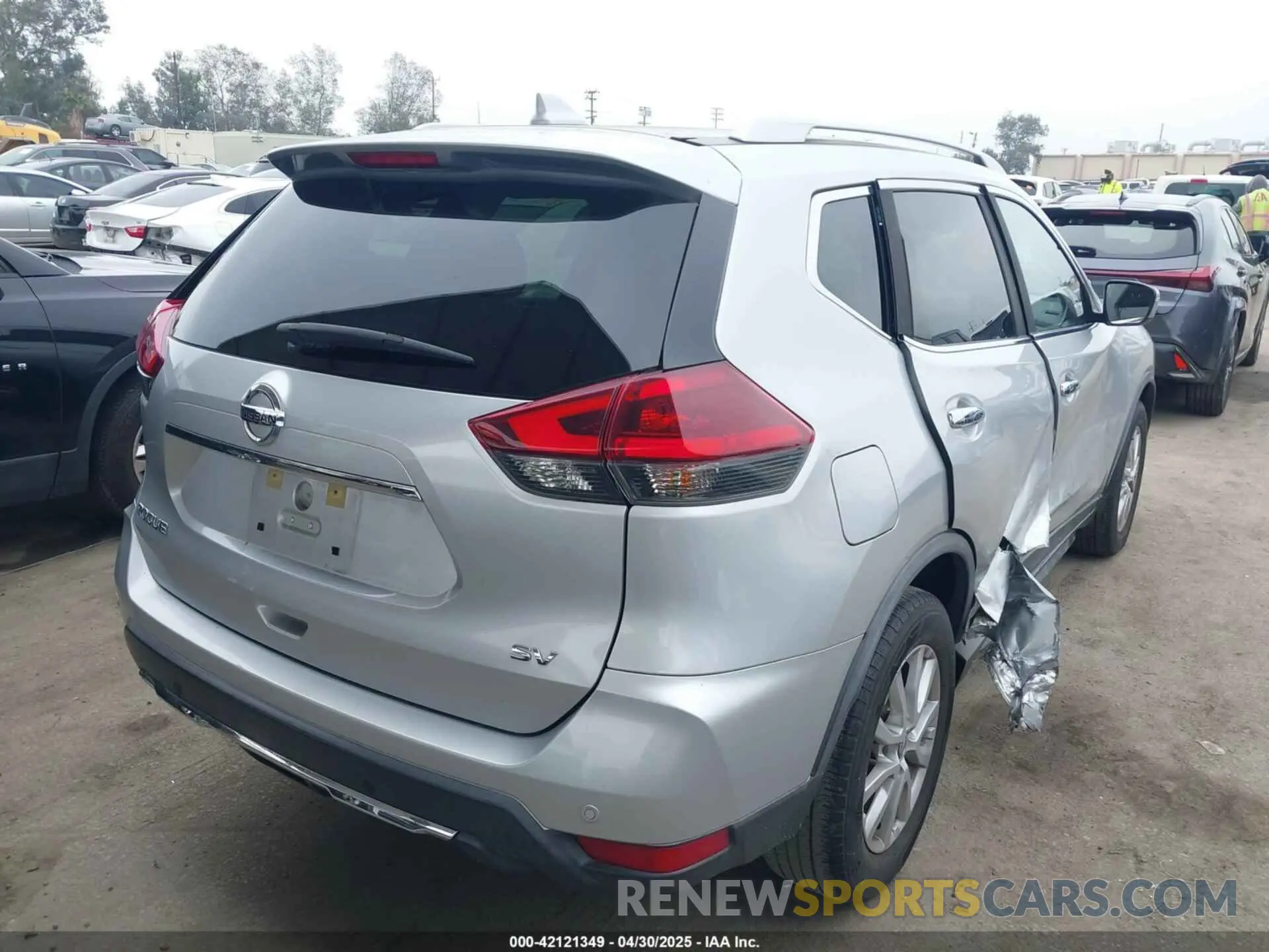4 Photograph of a damaged car KNMAT2MT2LP518277 NISSAN ROGUE 2020