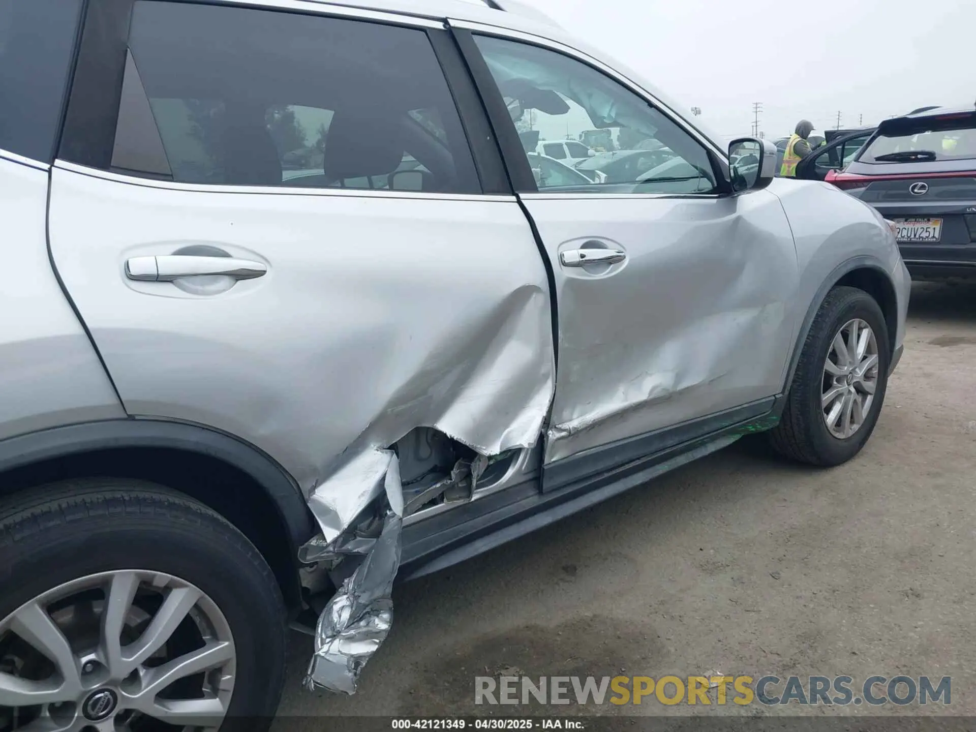 6 Photograph of a damaged car KNMAT2MT2LP518277 NISSAN ROGUE 2020