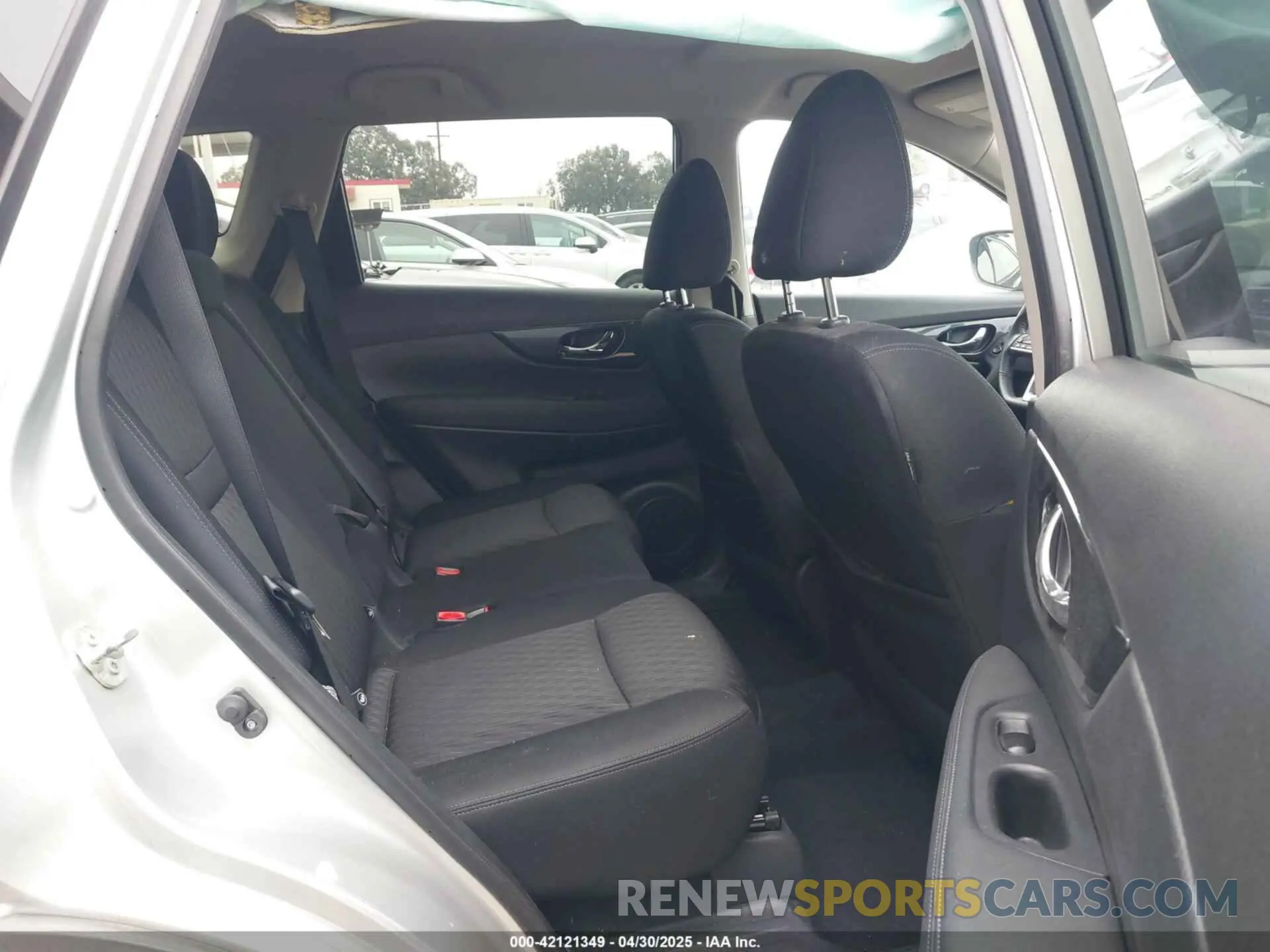 8 Photograph of a damaged car KNMAT2MT2LP518277 NISSAN ROGUE 2020