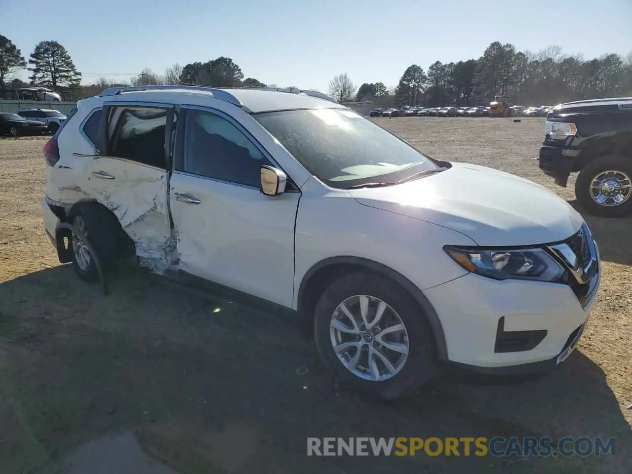 4 Photograph of a damaged car KNMAT2MT2LP518697 NISSAN ROGUE 2020