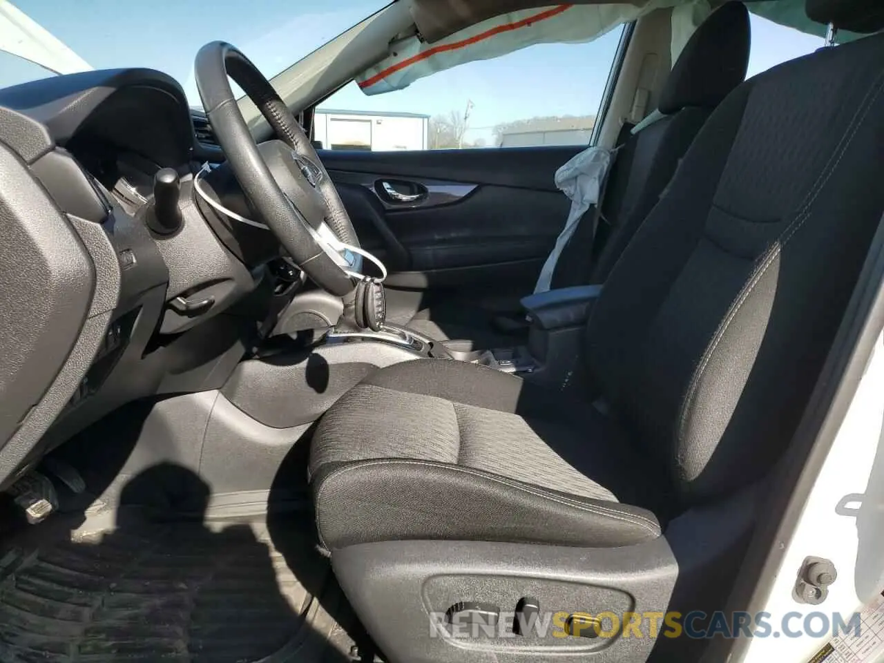 7 Photograph of a damaged car KNMAT2MT2LP518697 NISSAN ROGUE 2020