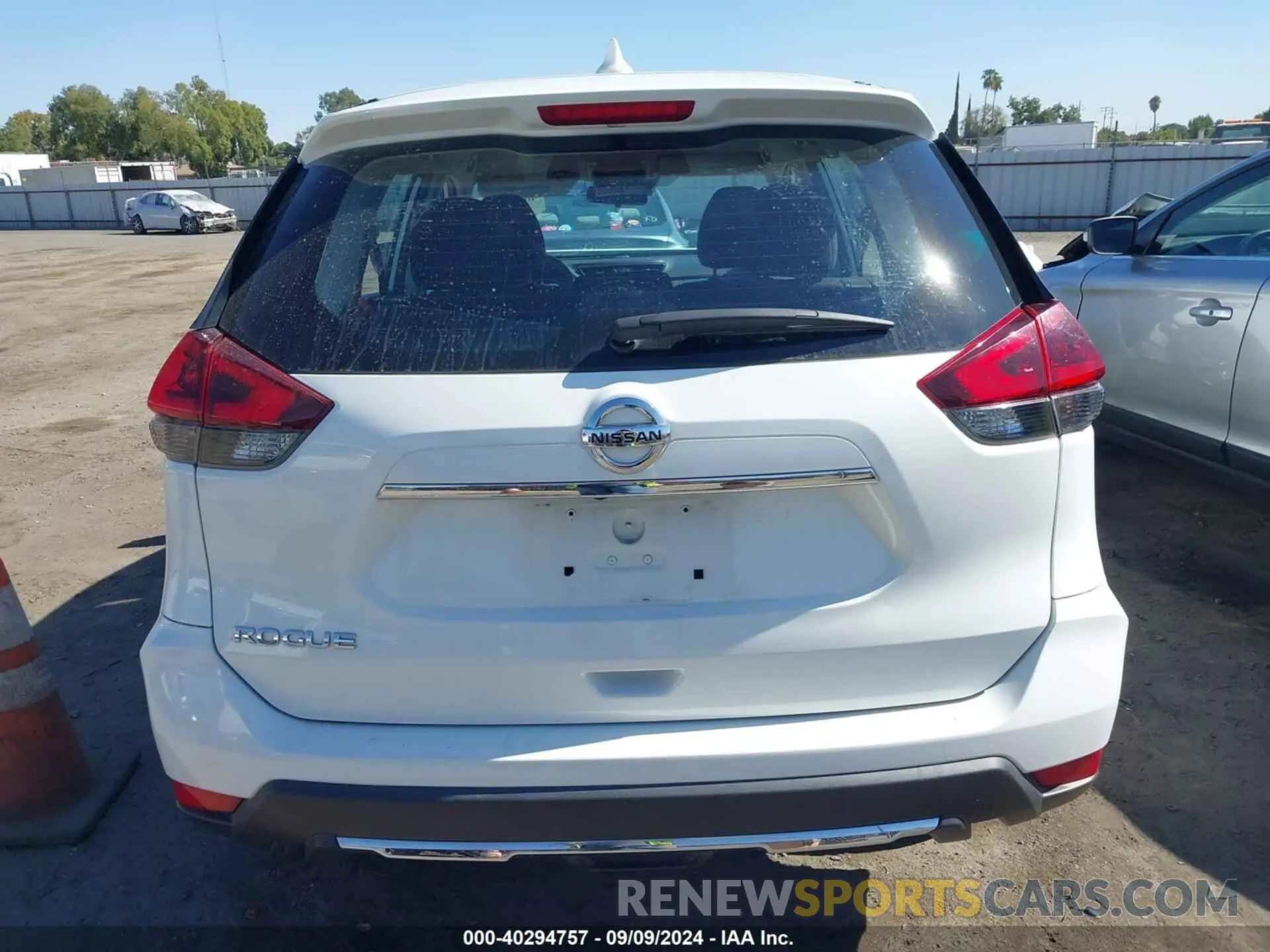 16 Photograph of a damaged car KNMAT2MT2LP533409 NISSAN ROGUE 2020