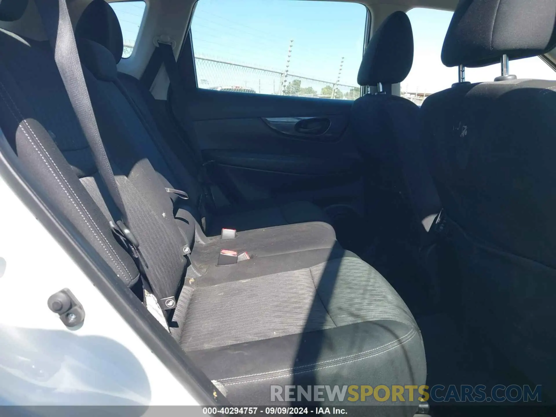 8 Photograph of a damaged car KNMAT2MT2LP533409 NISSAN ROGUE 2020