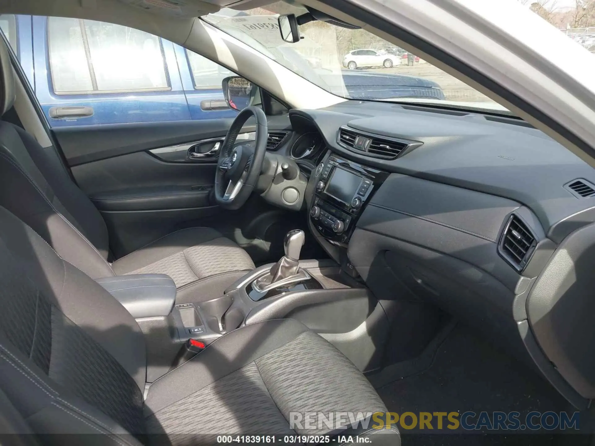 5 Photograph of a damaged car KNMAT2MT2LP533801 NISSAN ROGUE 2020